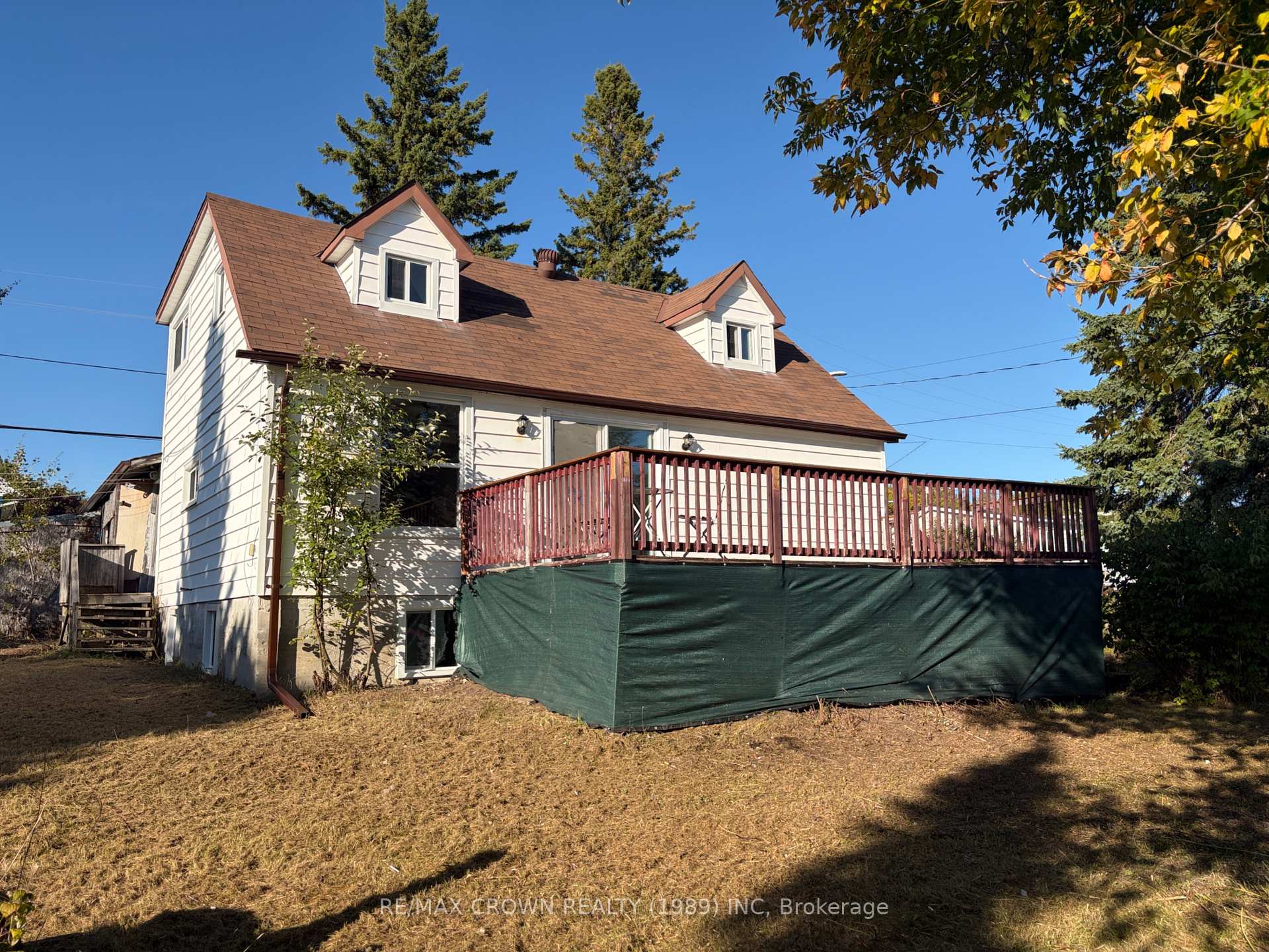 Photo of 1327 Leroux Avenue