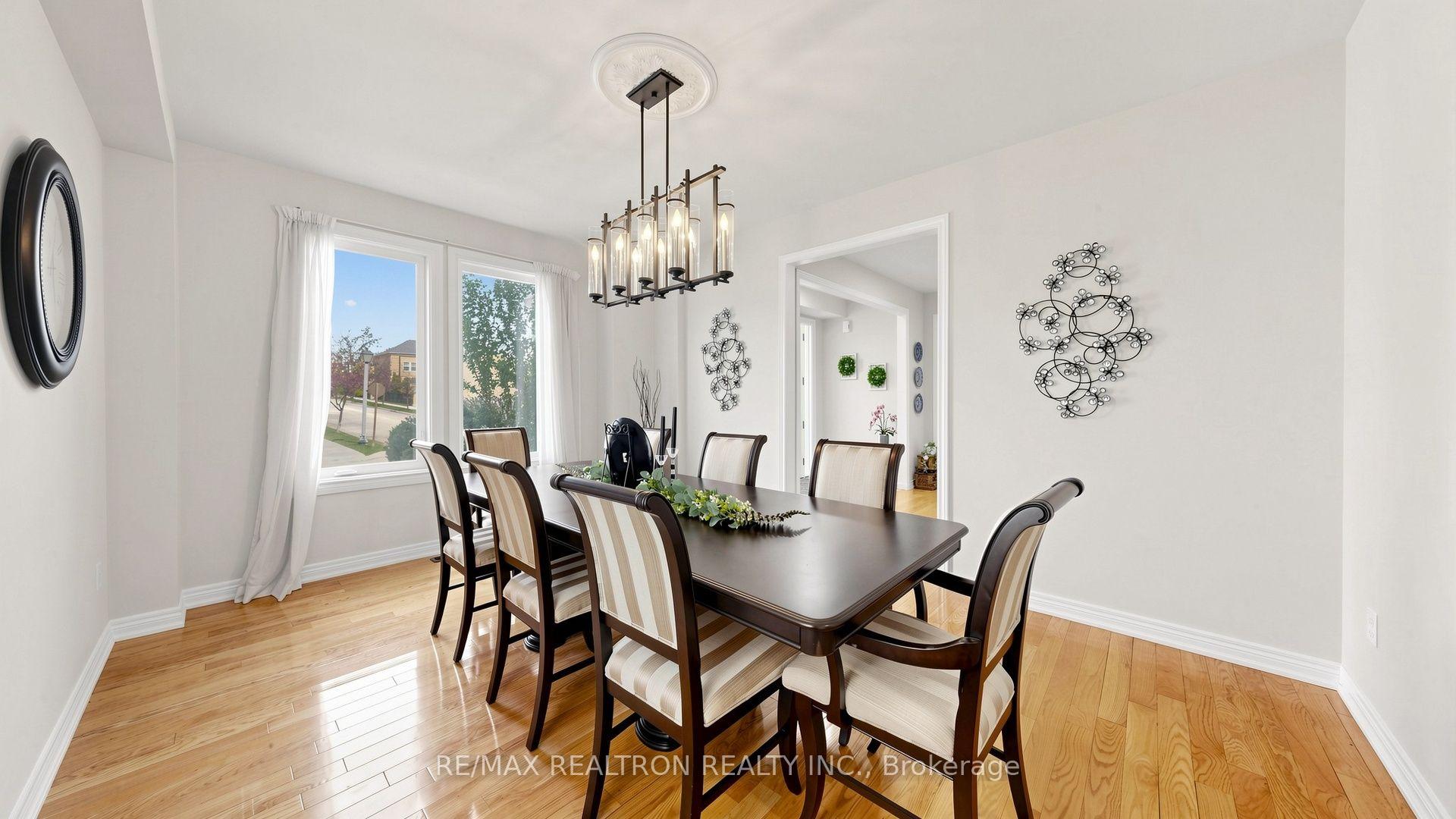 Photo 7 of 9 Gardon Avenue, Markham, Cathedraltown — HOMEH