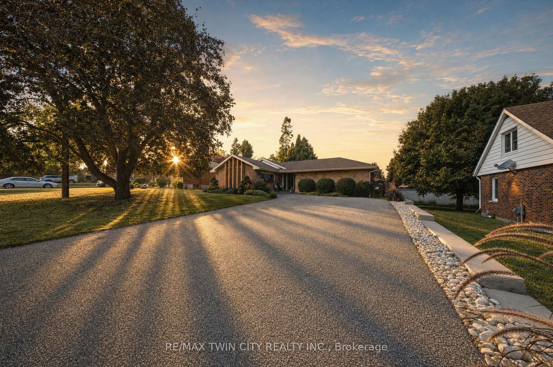 Photo 2 of 129 Tranquility Street, Brantford, Greenbrier — HOMEH