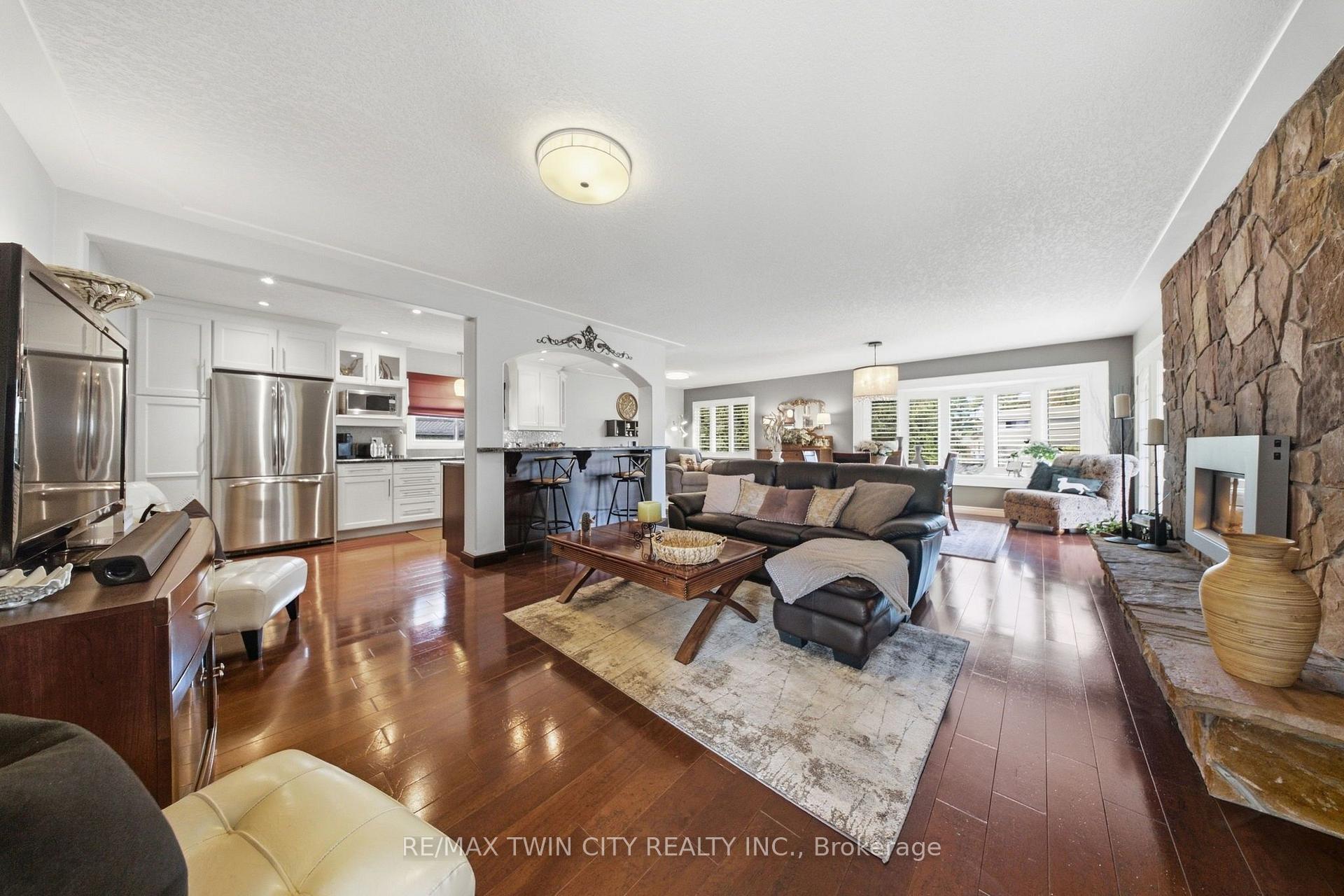 Photo 6 of 129 Tranquility Street, Brantford, Greenbrier — HOMEH