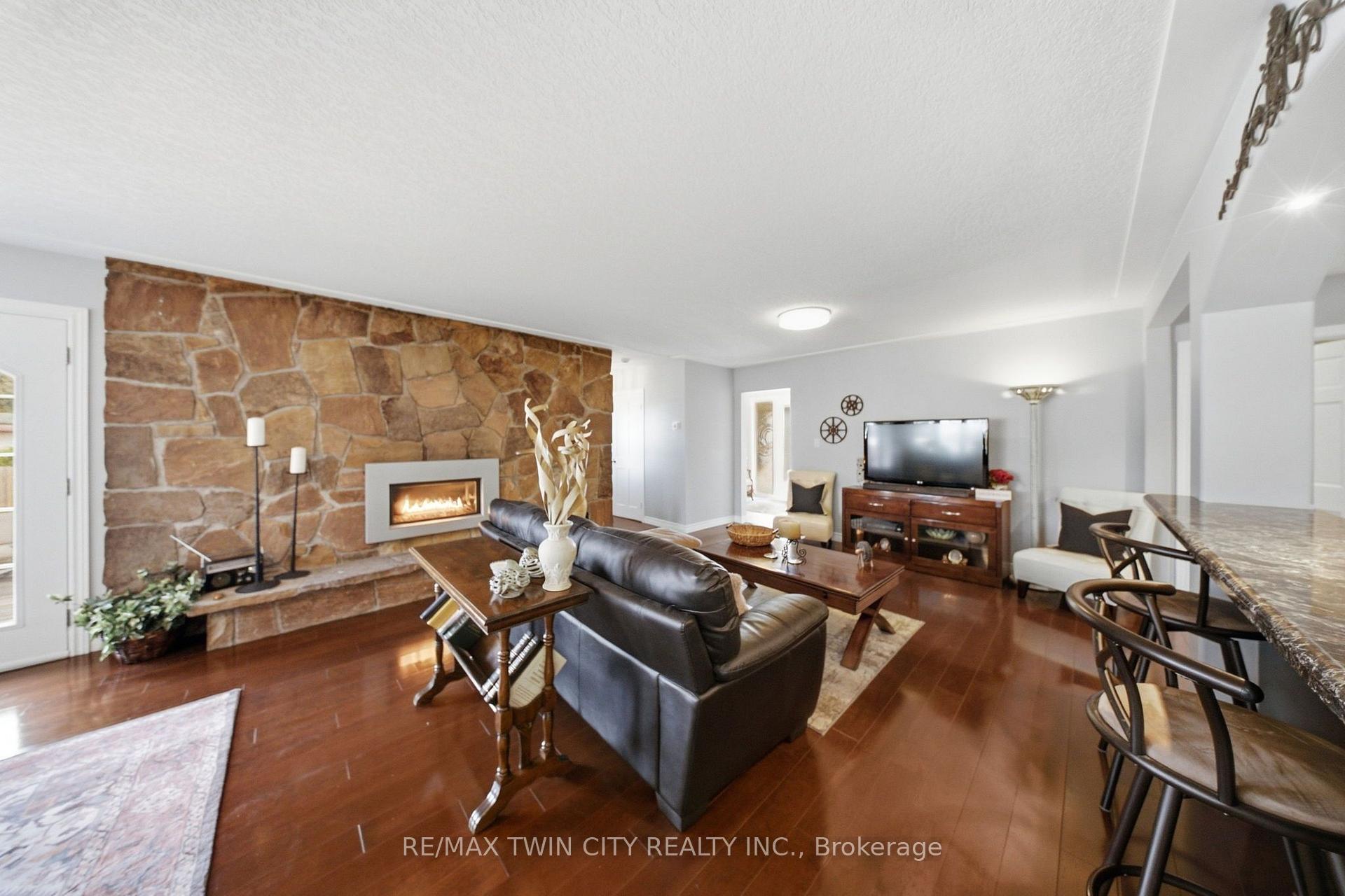 Photo 10 of 129 Tranquility Street, Brantford, Greenbrier — HOMEH