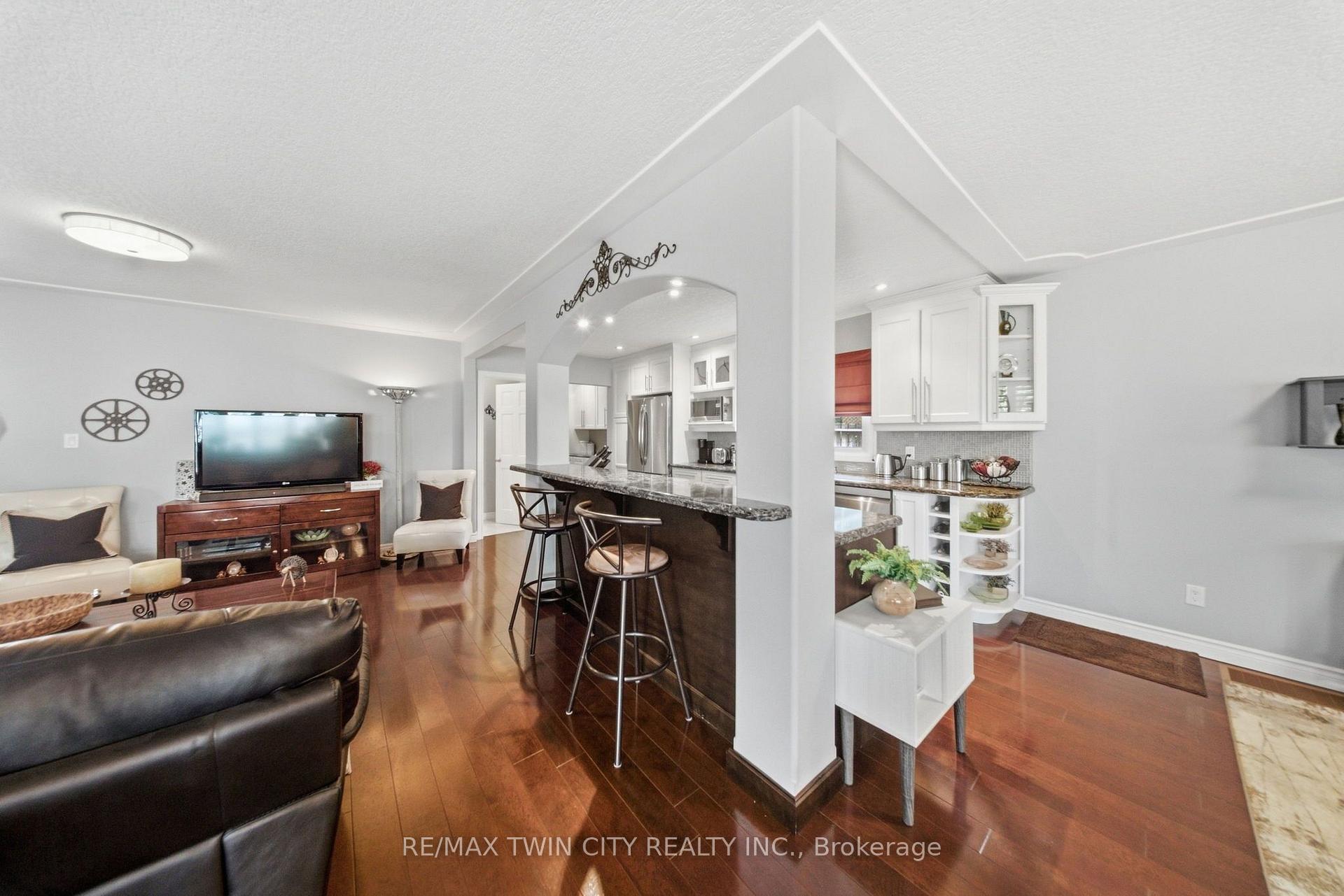 Photo 12 of 129 Tranquility Street, Brantford, Greenbrier — HOMEH