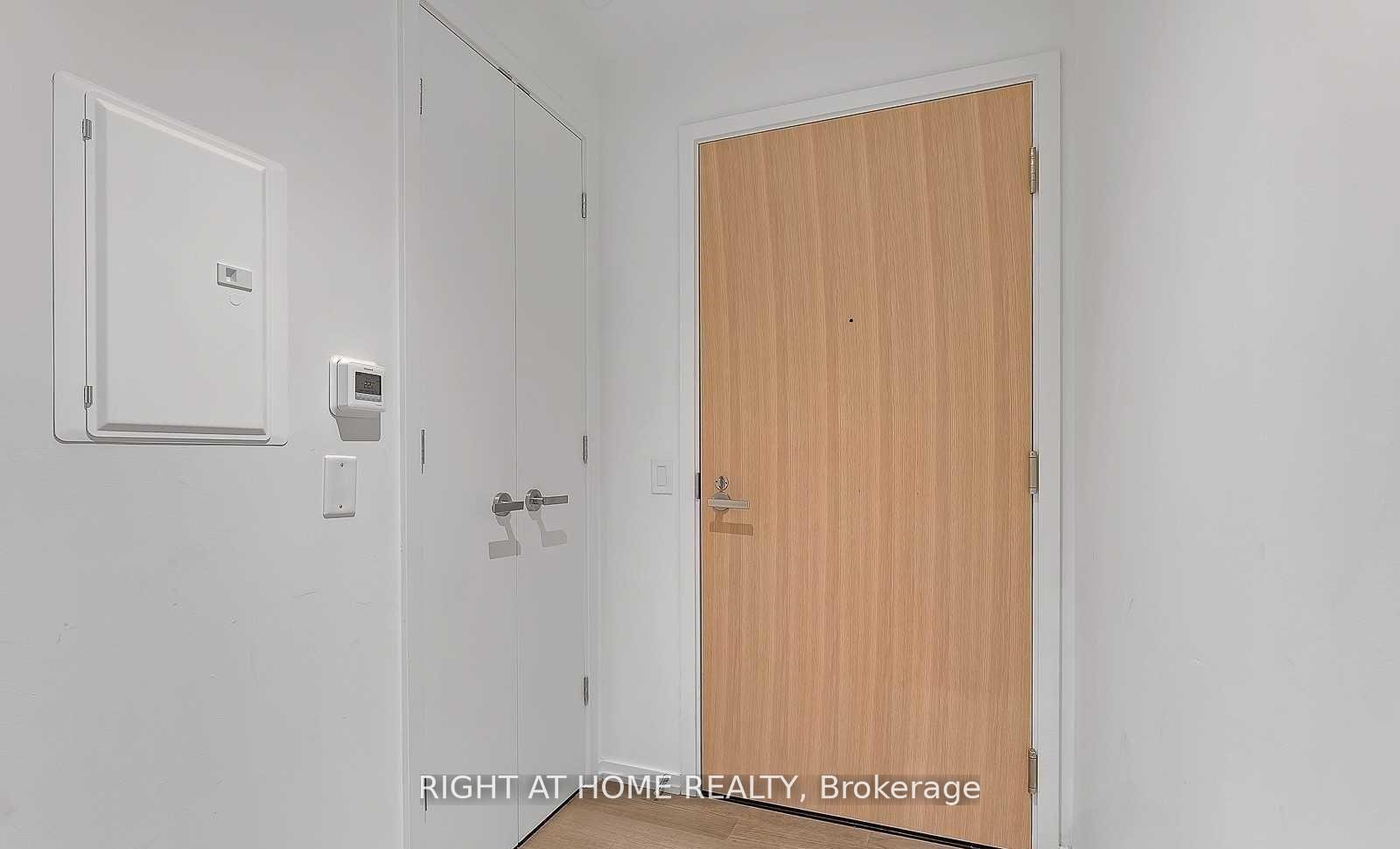 Photo 5 of Unit 1622, 5 Soudan Avenue, Toronto, Mount Pleasant West — HOMEH