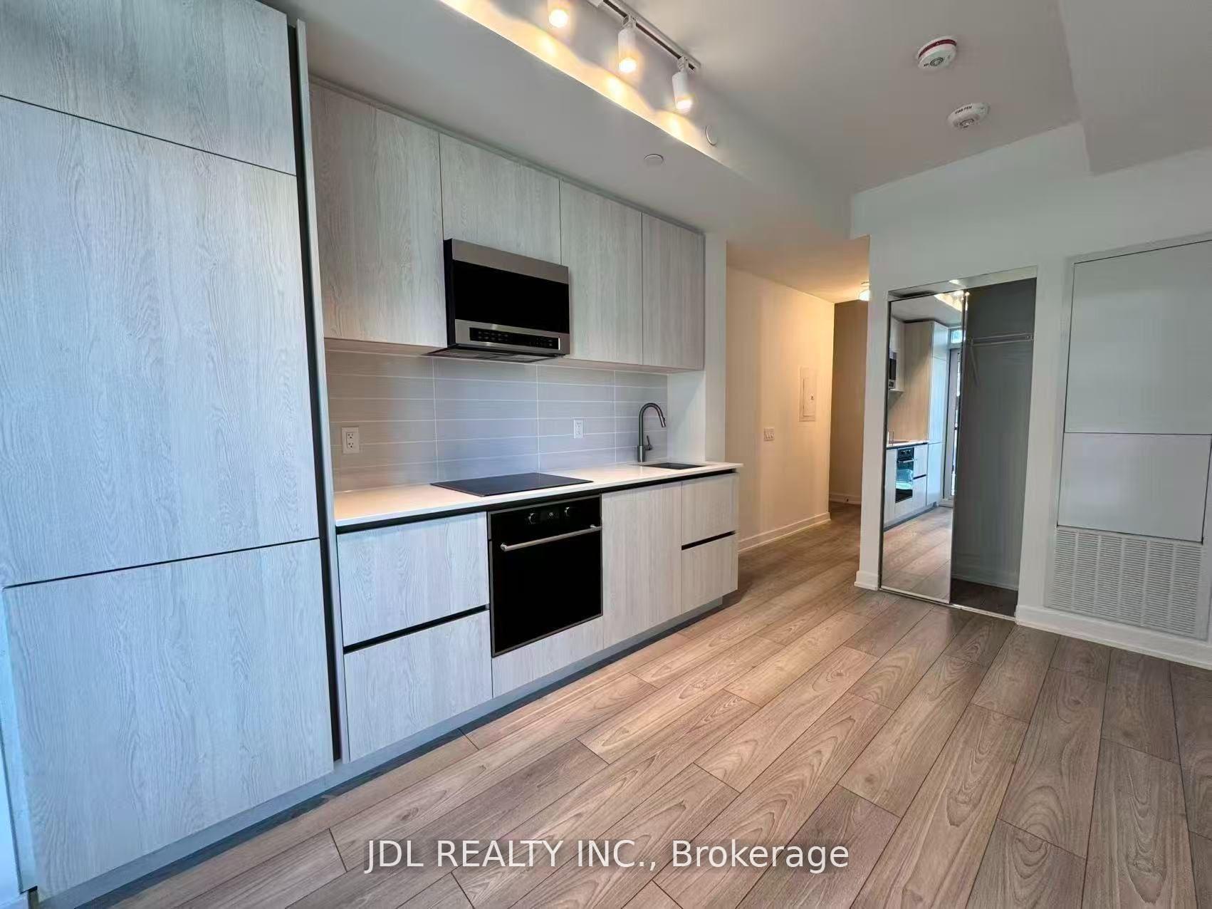 Photo of Unit 1107, 110 Broadway Avenue