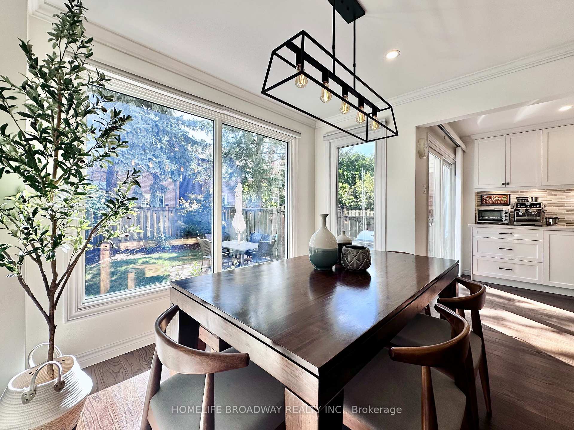 Photo 7 of 51 Jonathan Gate, Vaughan, Crestwood-Springfarm-Yorkhill — HOMEH