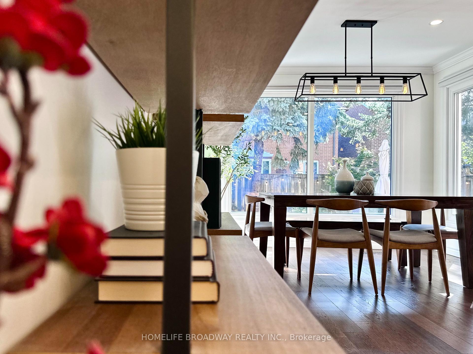 Photo 10 of 51 Jonathan Gate, Vaughan, Crestwood-Springfarm-Yorkhill — HOMEH