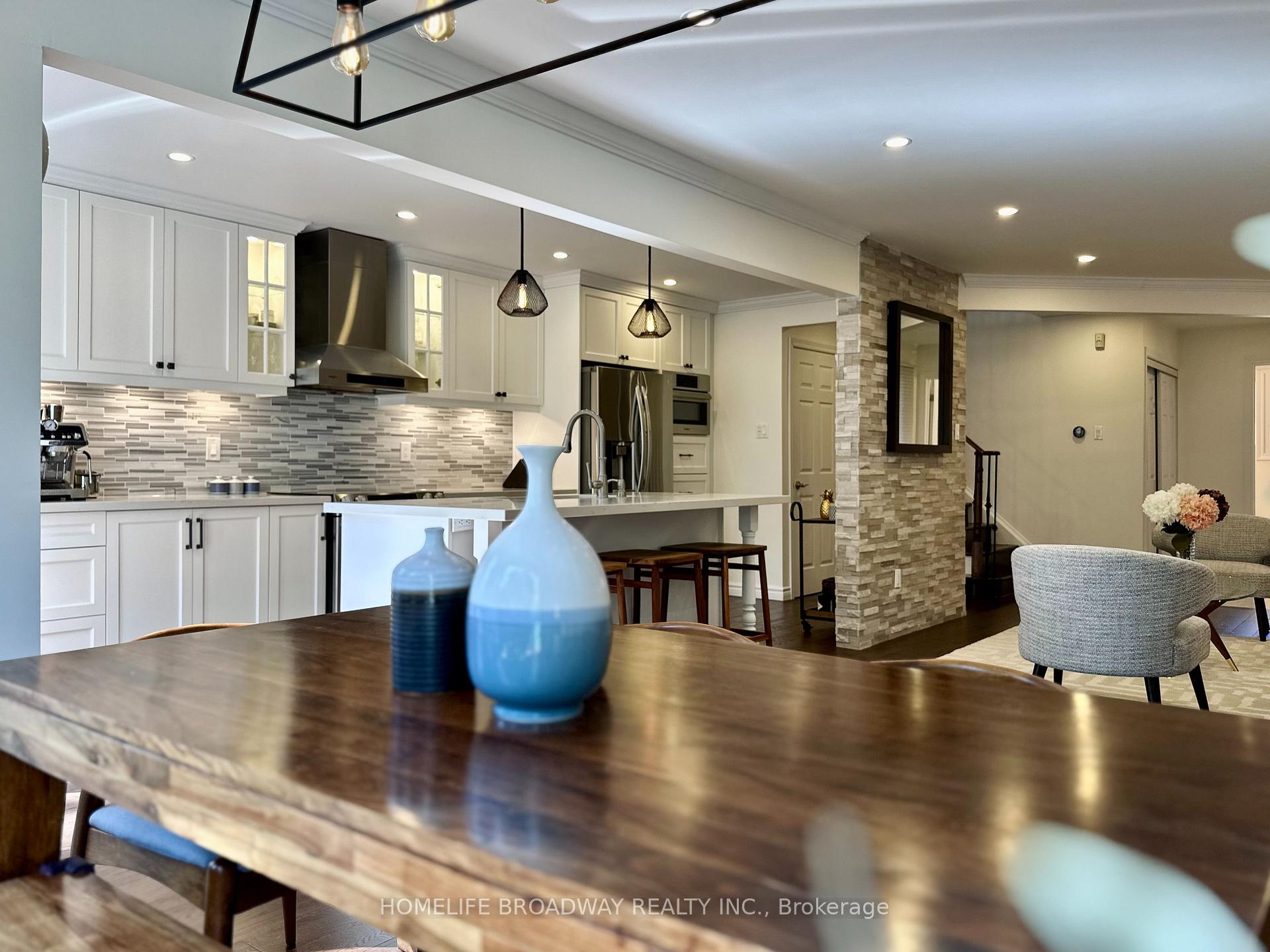 Photo 11 of 51 Jonathan Gate, Vaughan, Crestwood-Springfarm-Yorkhill — HOMEH