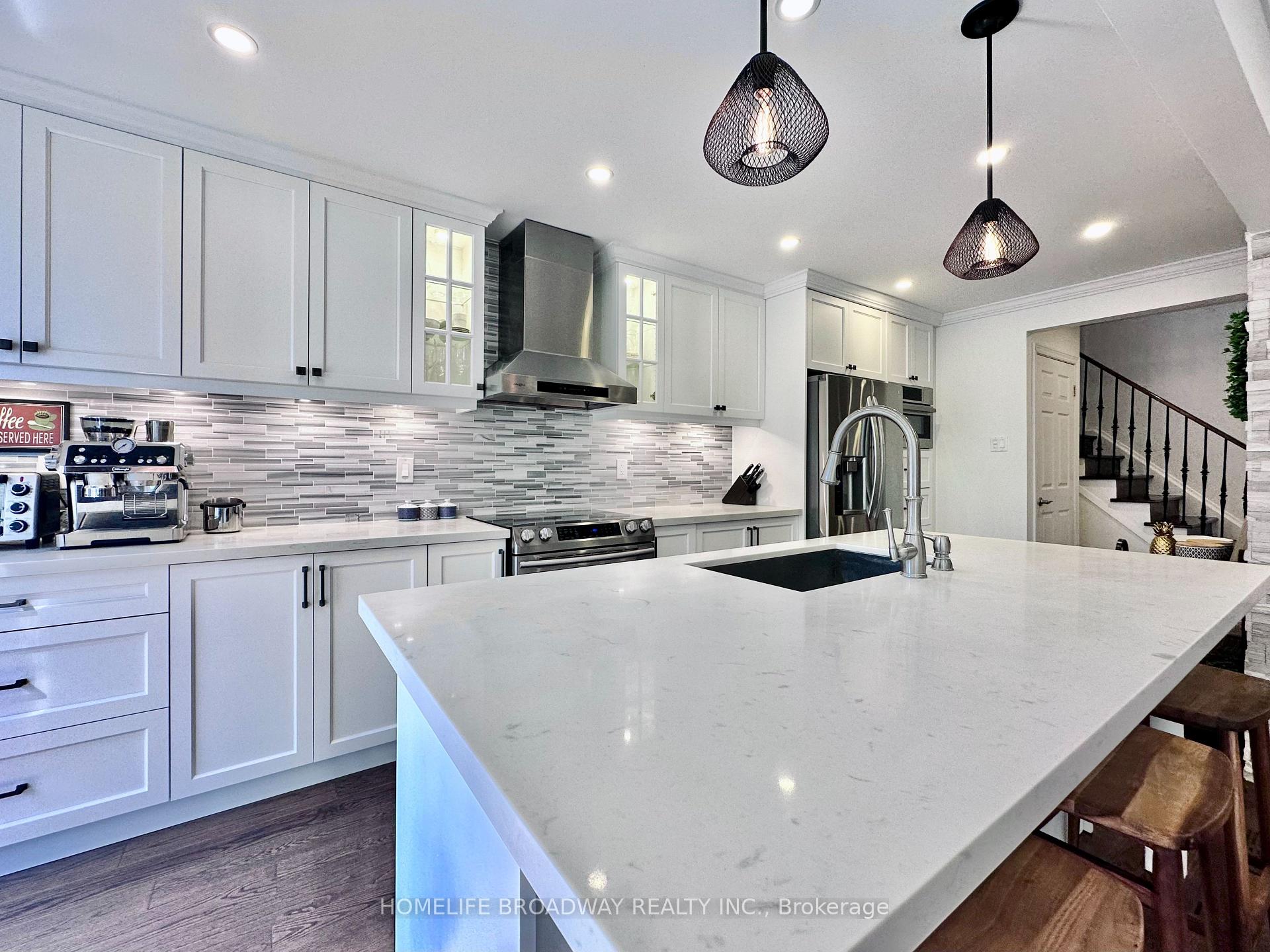 Photo 12 of 51 Jonathan Gate, Vaughan, Crestwood-Springfarm-Yorkhill — HOMEH