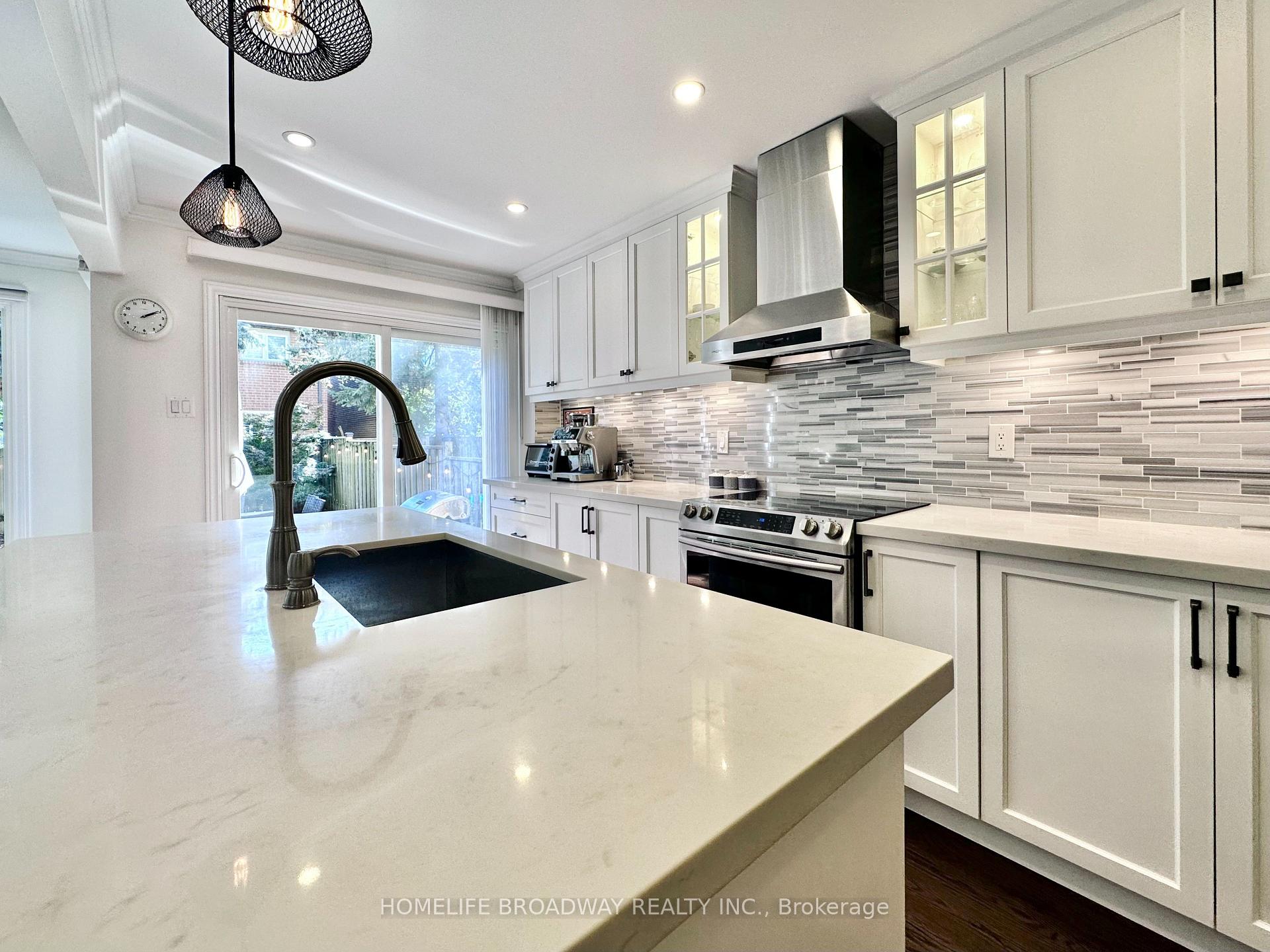 Photo 13 of 51 Jonathan Gate, Vaughan, Crestwood-Springfarm-Yorkhill — HOMEH