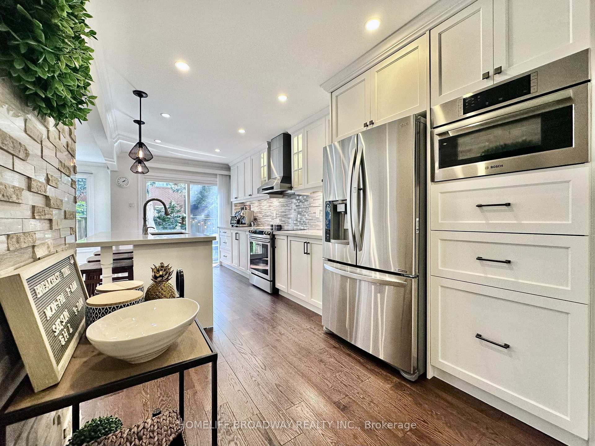 Photo 15 of 51 Jonathan Gate, Vaughan, Crestwood-Springfarm-Yorkhill — HOMEH