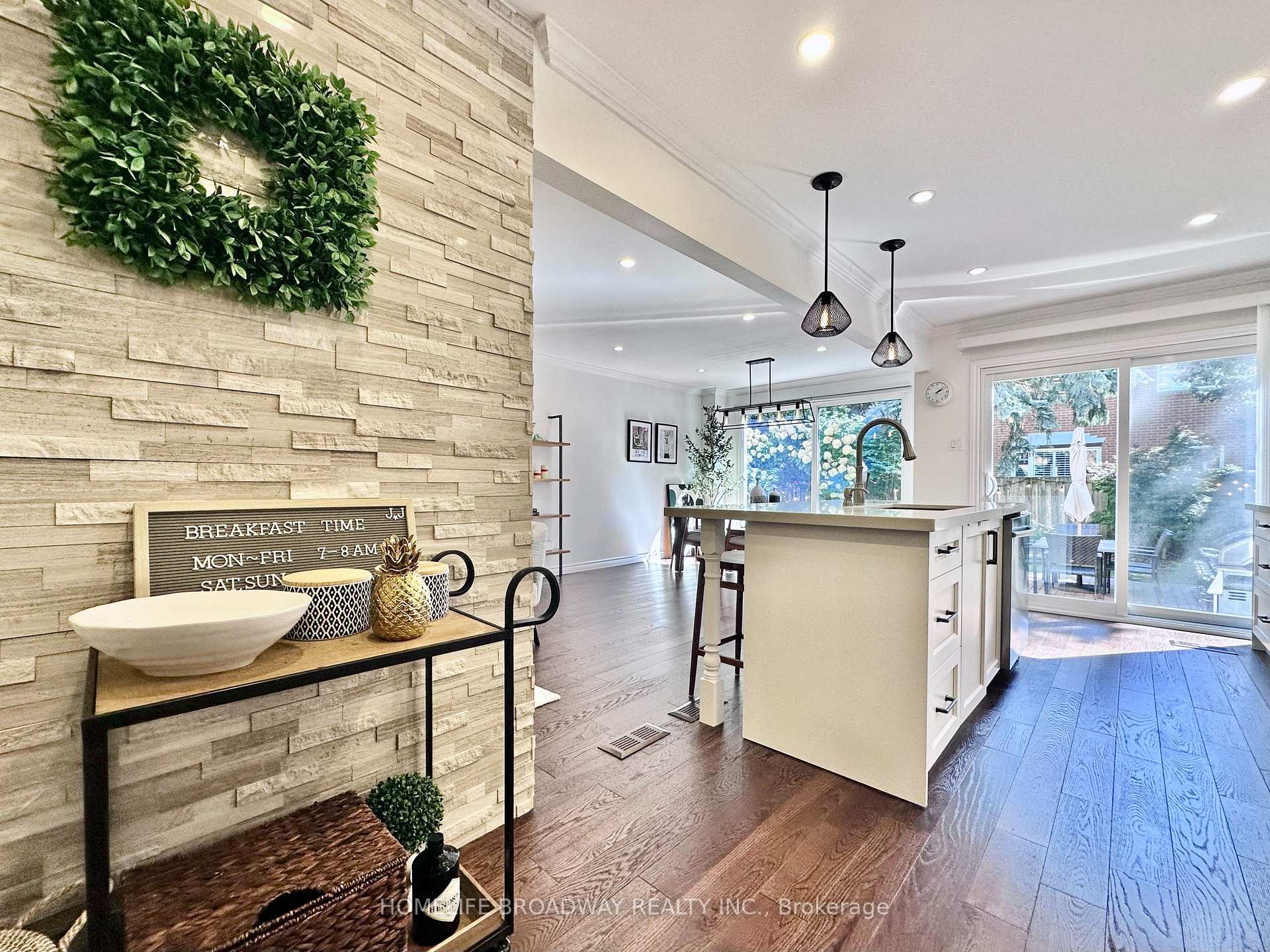 Photo 16 of 51 Jonathan Gate, Vaughan, Crestwood-Springfarm-Yorkhill — HOMEH