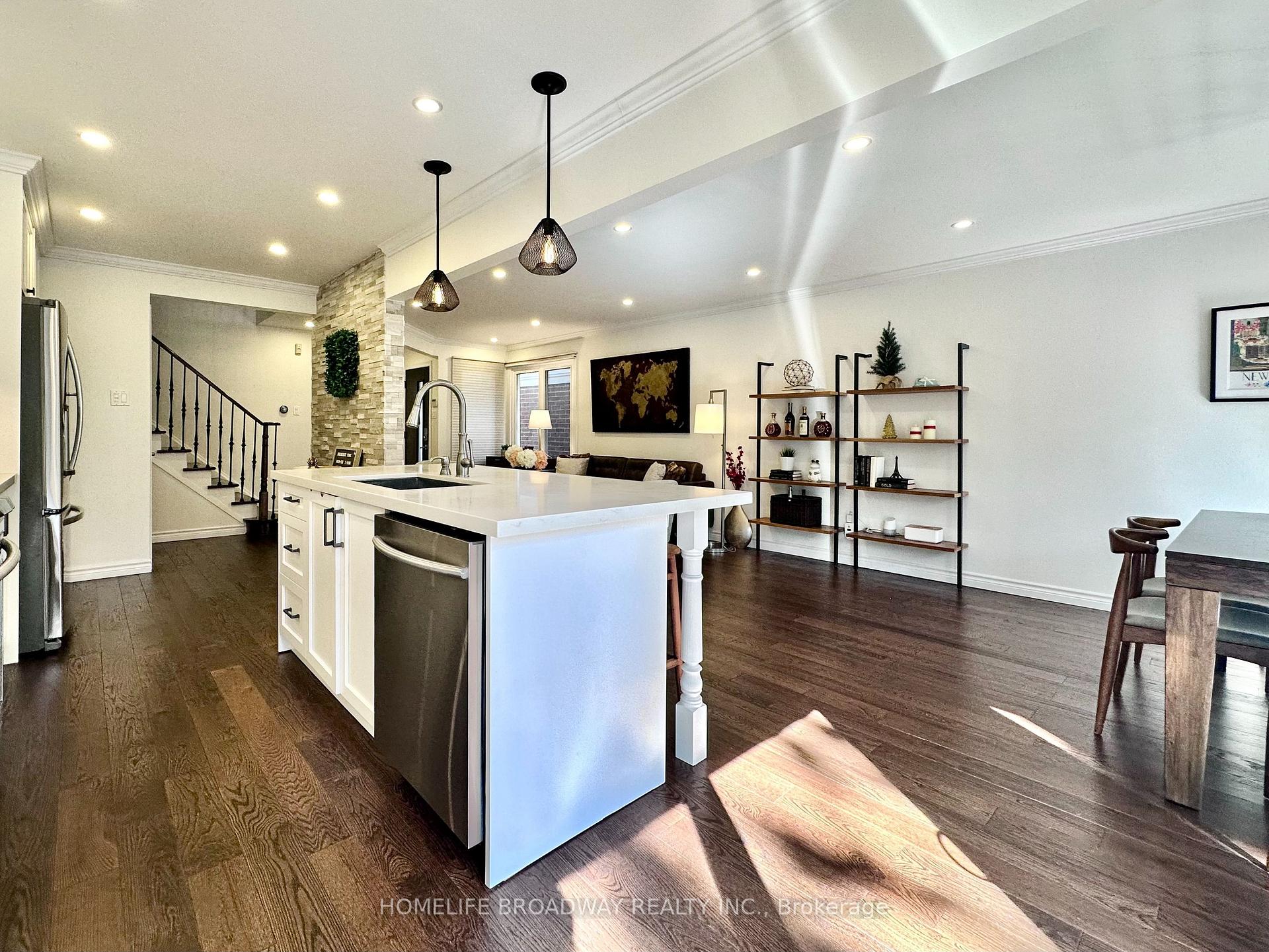 Photo 17 of 51 Jonathan Gate, Vaughan, Crestwood-Springfarm-Yorkhill — HOMEH