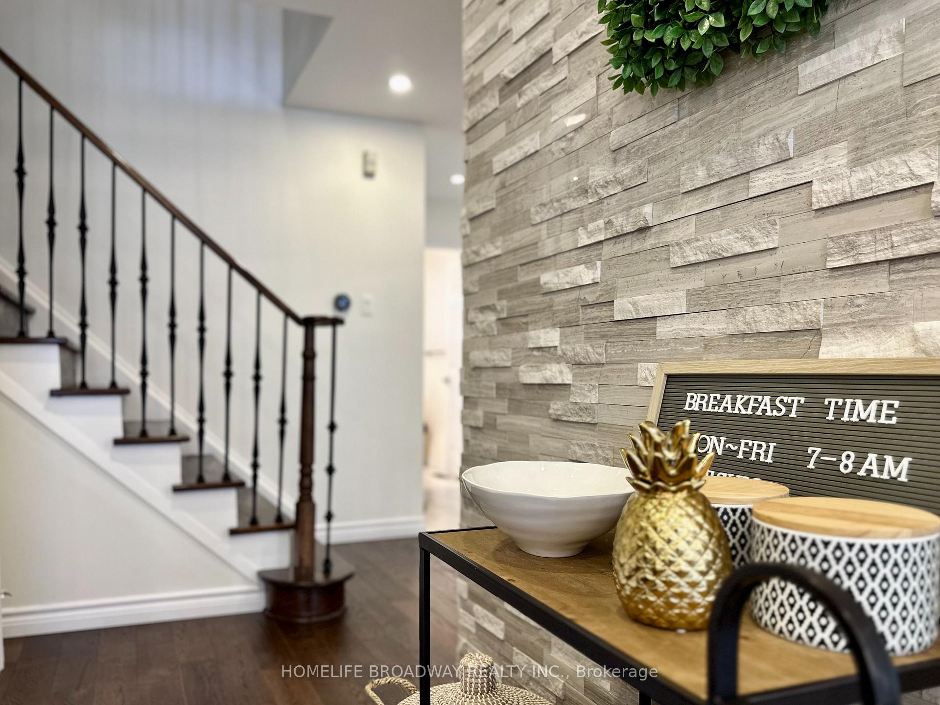 Photo 19 of 51 Jonathan Gate, Vaughan, Crestwood-Springfarm-Yorkhill — HOMEH