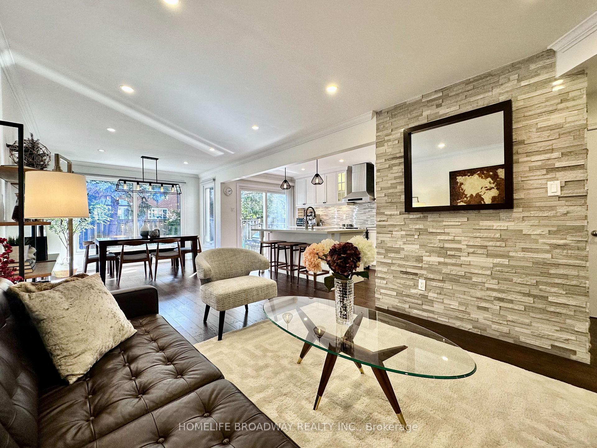 Photo 20 of 51 Jonathan Gate, Vaughan, Crestwood-Springfarm-Yorkhill — HOMEH