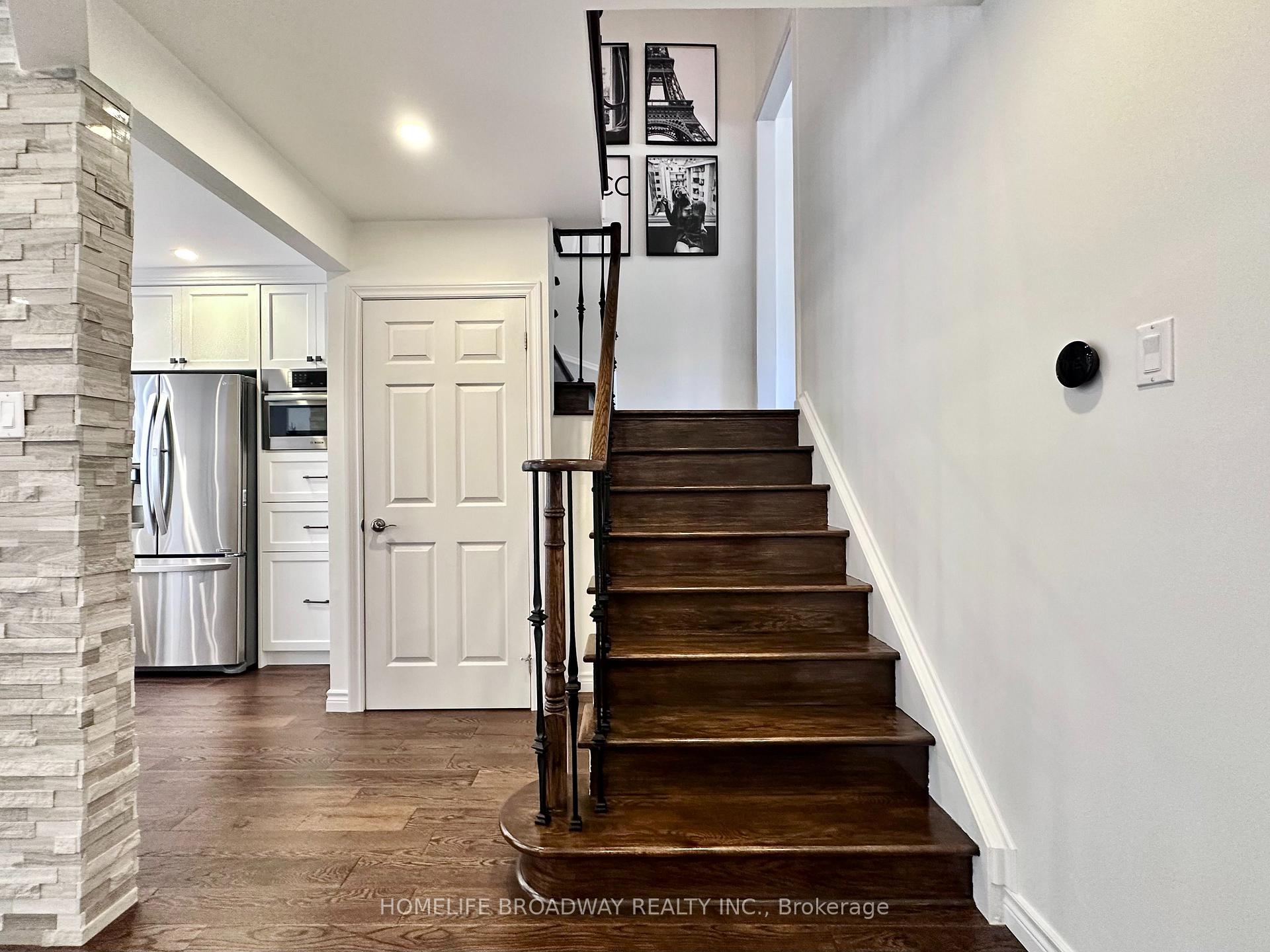 Photo 24 of 51 Jonathan Gate, Vaughan, Crestwood-Springfarm-Yorkhill — HOMEH