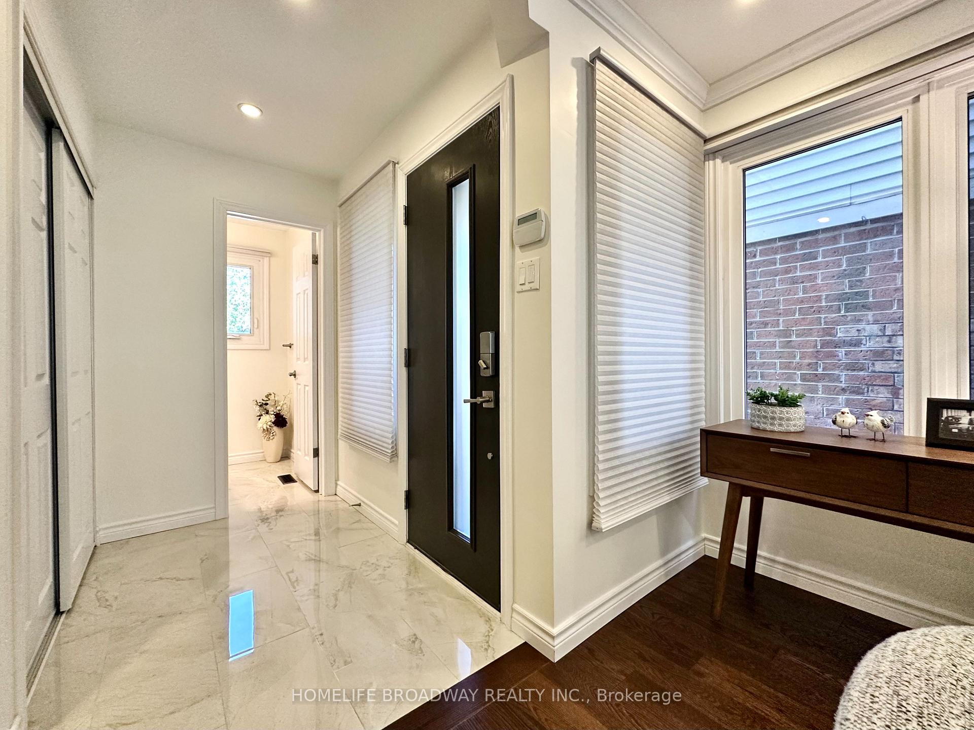 Photo 26 of 51 Jonathan Gate, Vaughan, Crestwood-Springfarm-Yorkhill — HOMEH