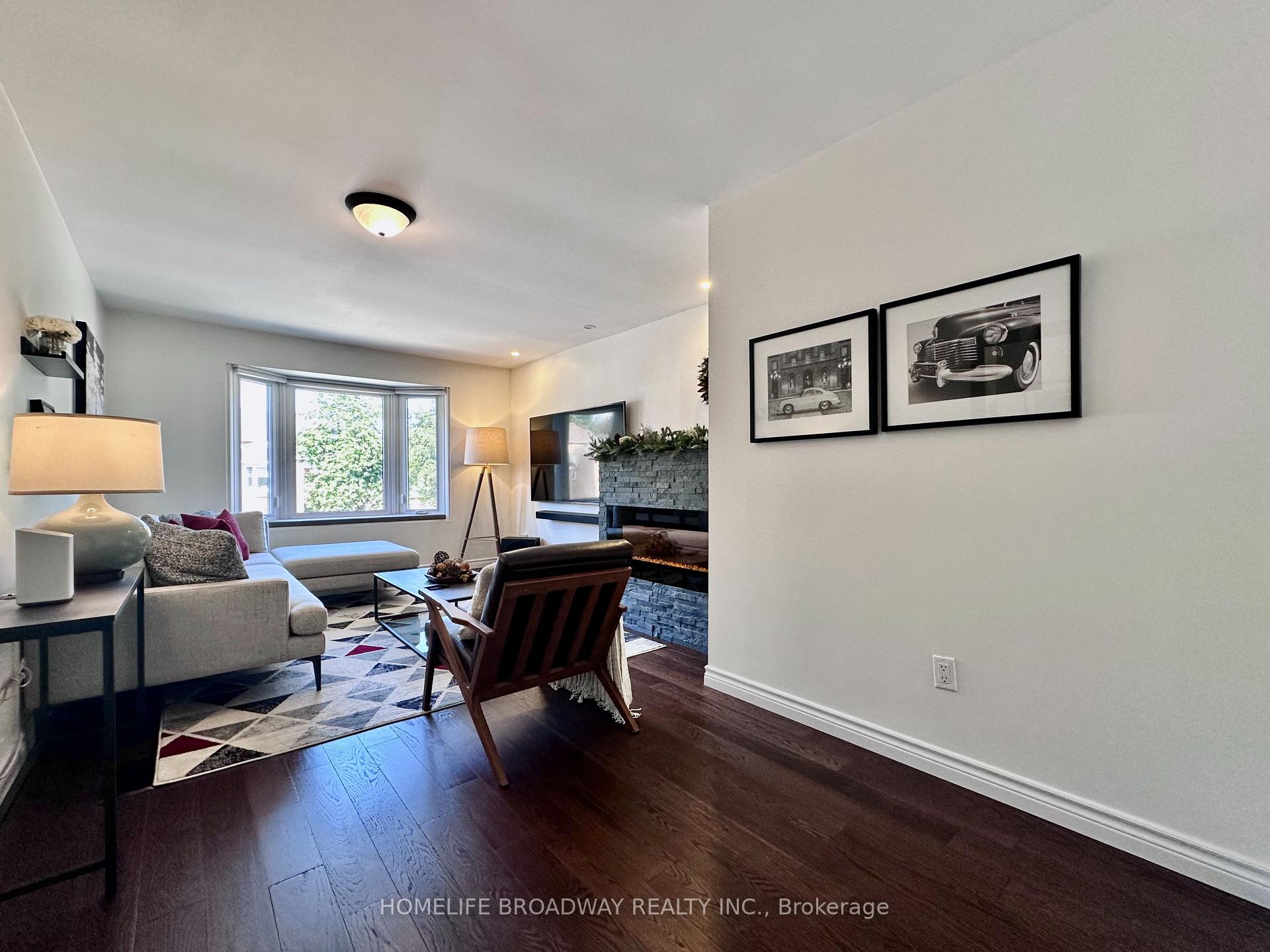 Photo 29 of 51 Jonathan Gate, Vaughan, Crestwood-Springfarm-Yorkhill — HOMEH