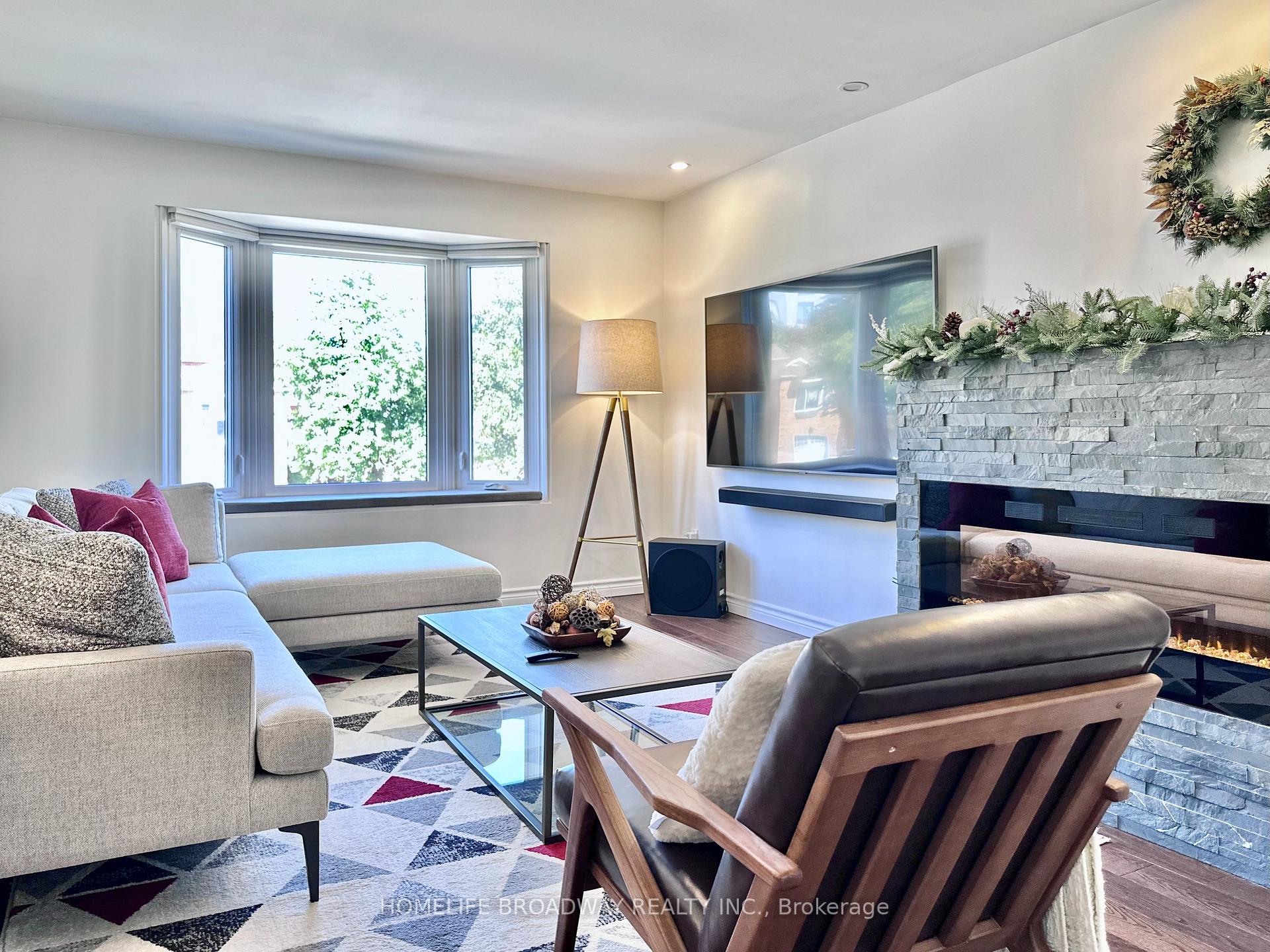 Photo 30 of 51 Jonathan Gate, Vaughan, Crestwood-Springfarm-Yorkhill — HOMEH