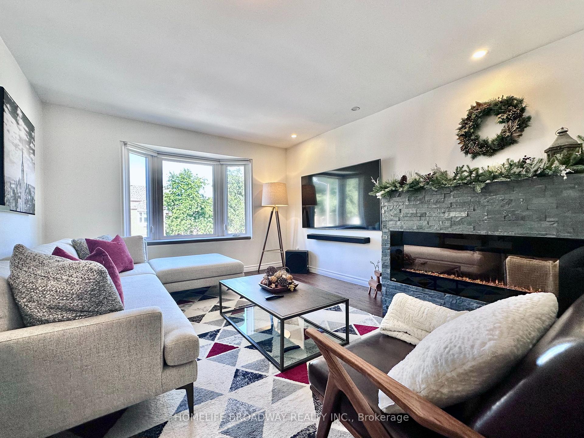 Photo 32 of 51 Jonathan Gate, Vaughan, Crestwood-Springfarm-Yorkhill — HOMEH