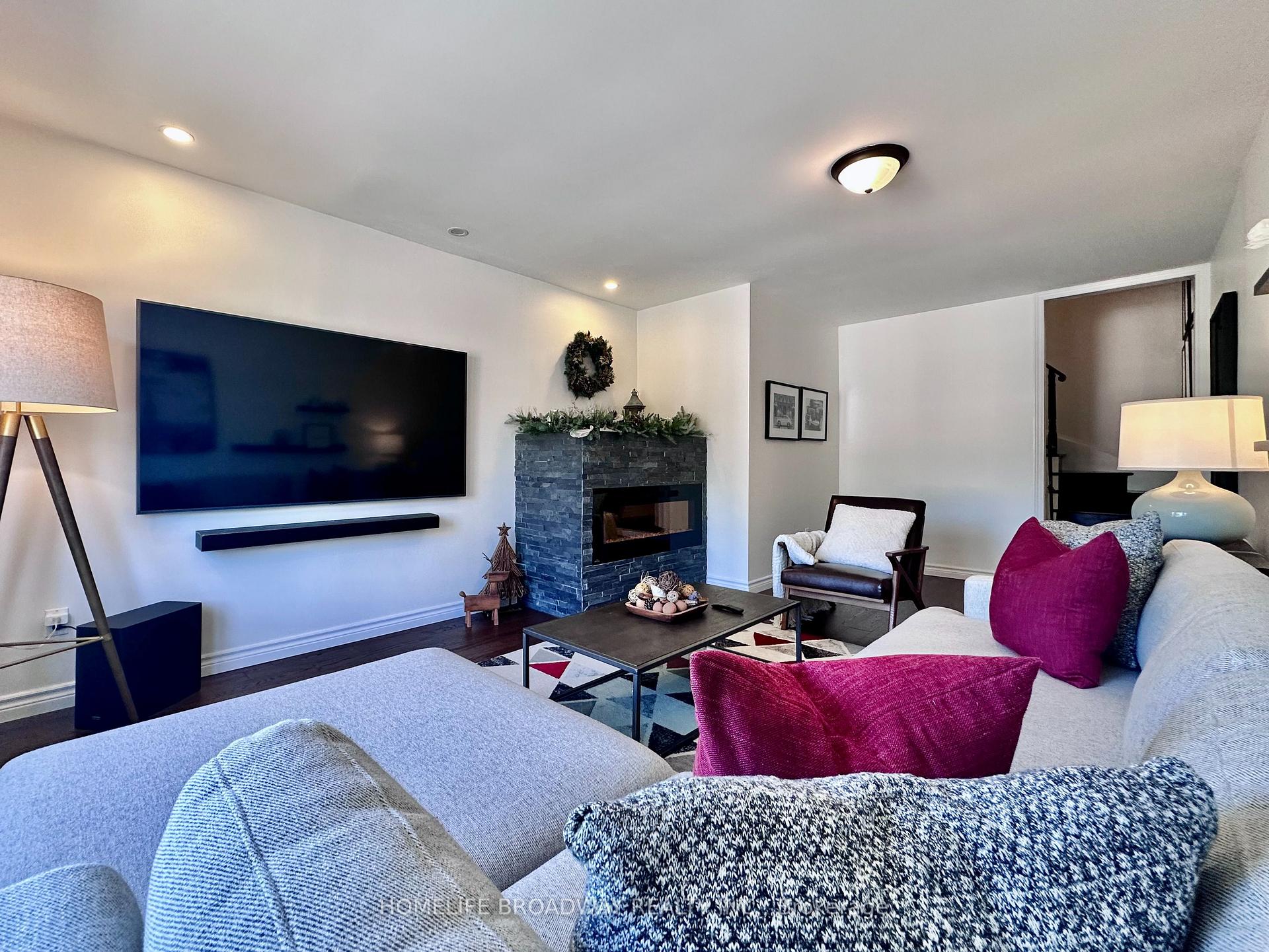Photo 33 of 51 Jonathan Gate, Vaughan, Crestwood-Springfarm-Yorkhill — HOMEH