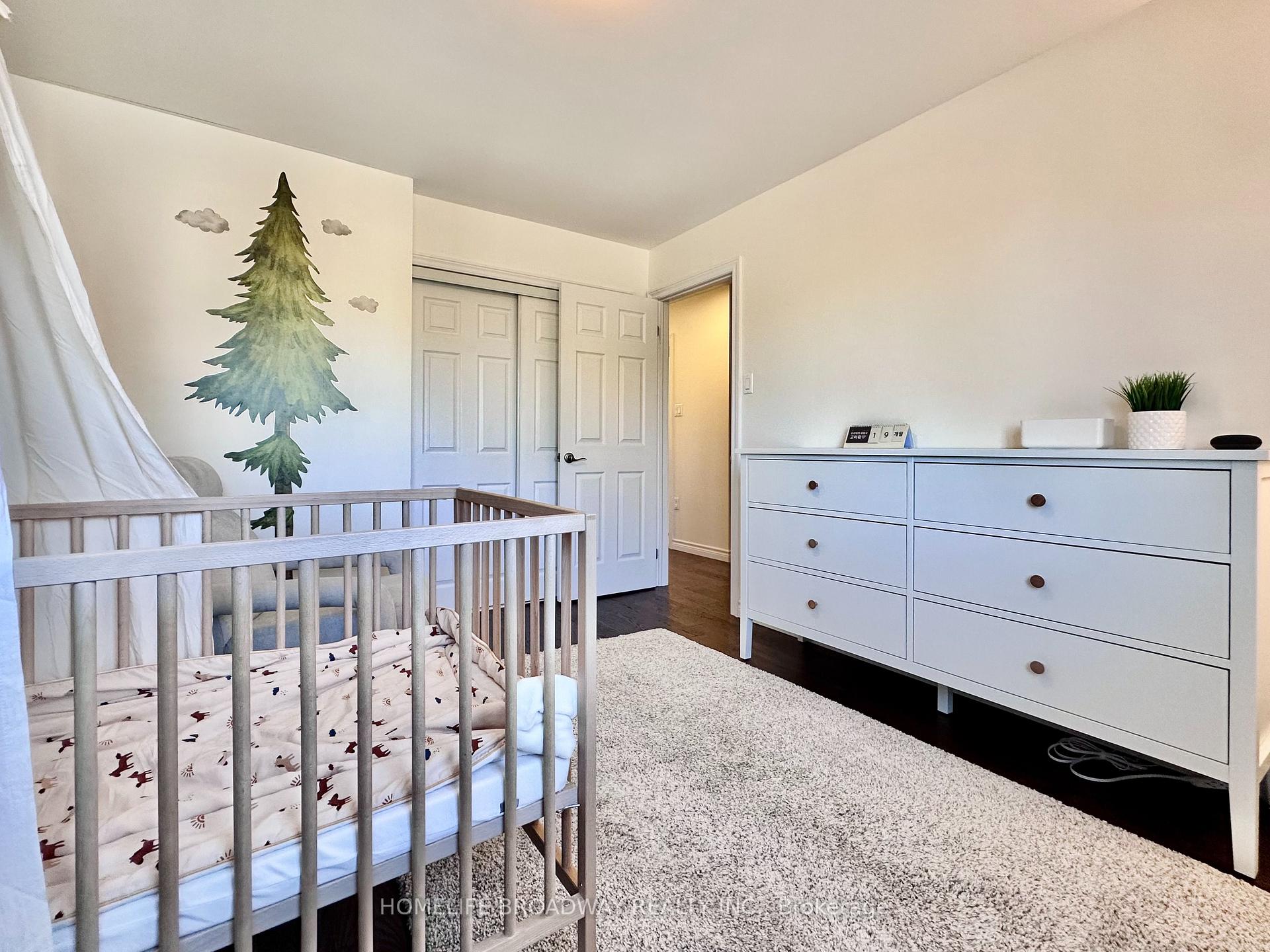 Photo 41 of 51 Jonathan Gate, Vaughan, Crestwood-Springfarm-Yorkhill — HOMEH