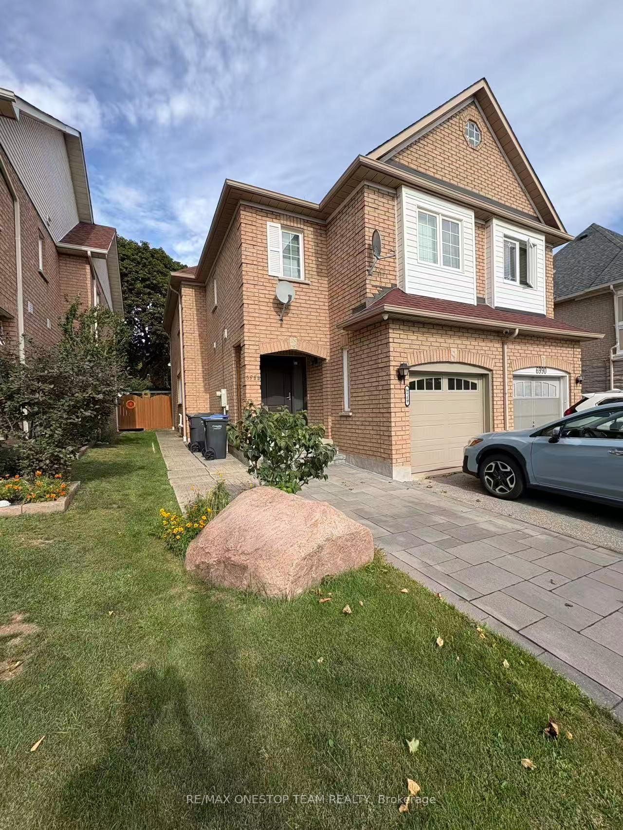 Photo 2 of 6988 Tassel Crescent, Mississauga, Meadowvale Village — HOMEH