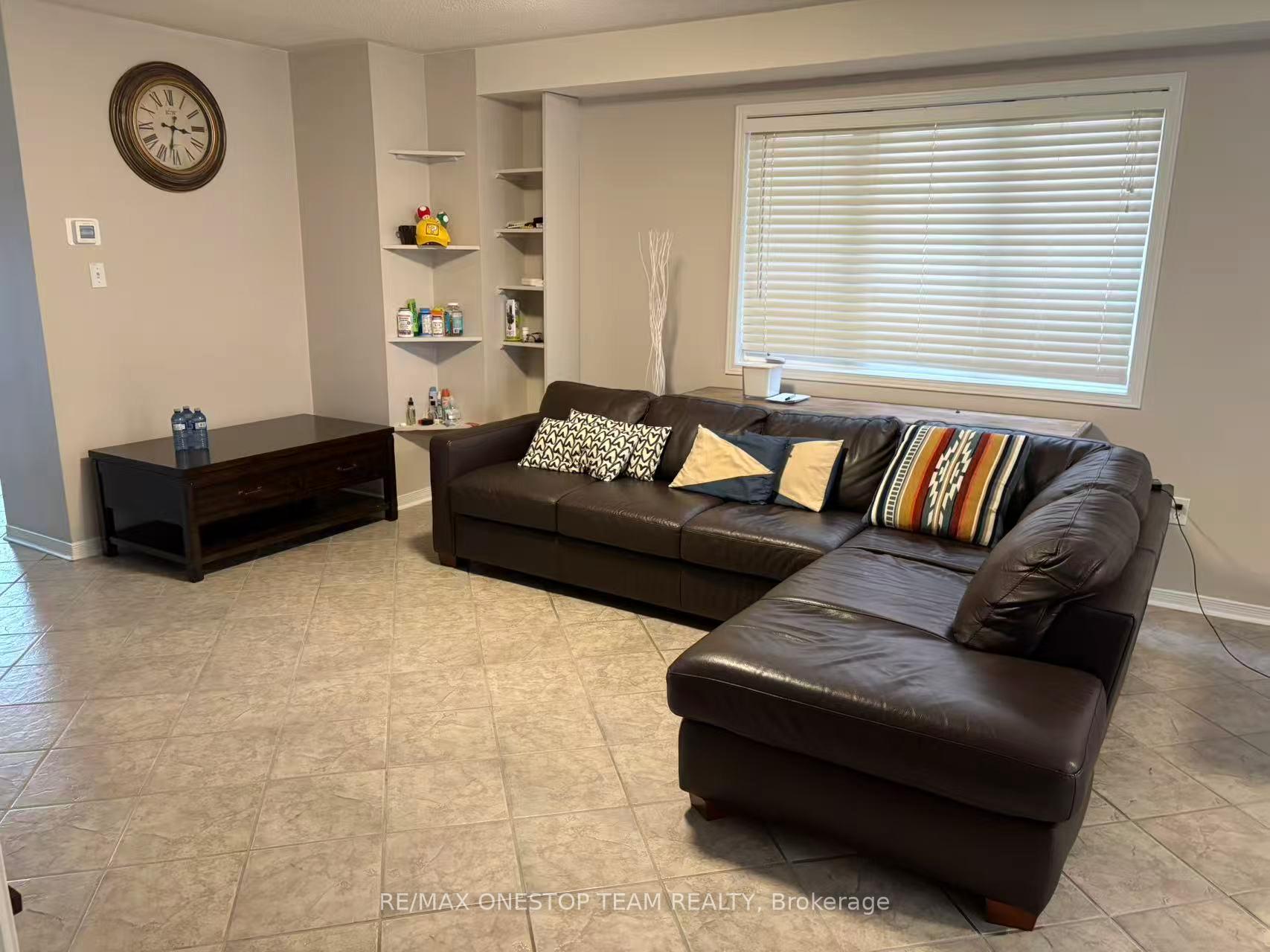 Photo 7 of 6988 Tassel Crescent, Mississauga, Meadowvale Village — HOMEH