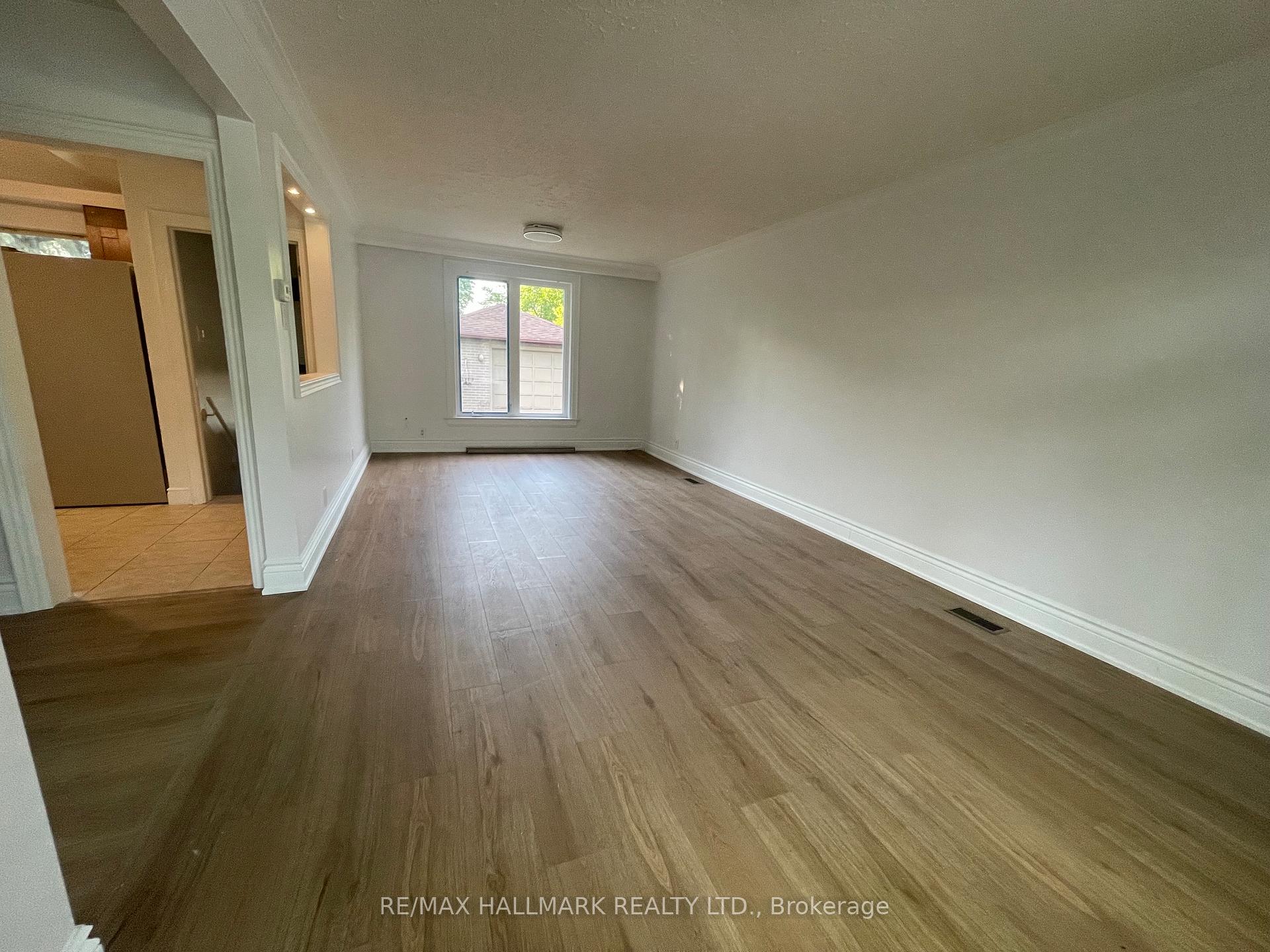 Photo 2 of Unit Main Floor, 116 Cartier Crescent, Richmond Hill, Crosby — HOMEH