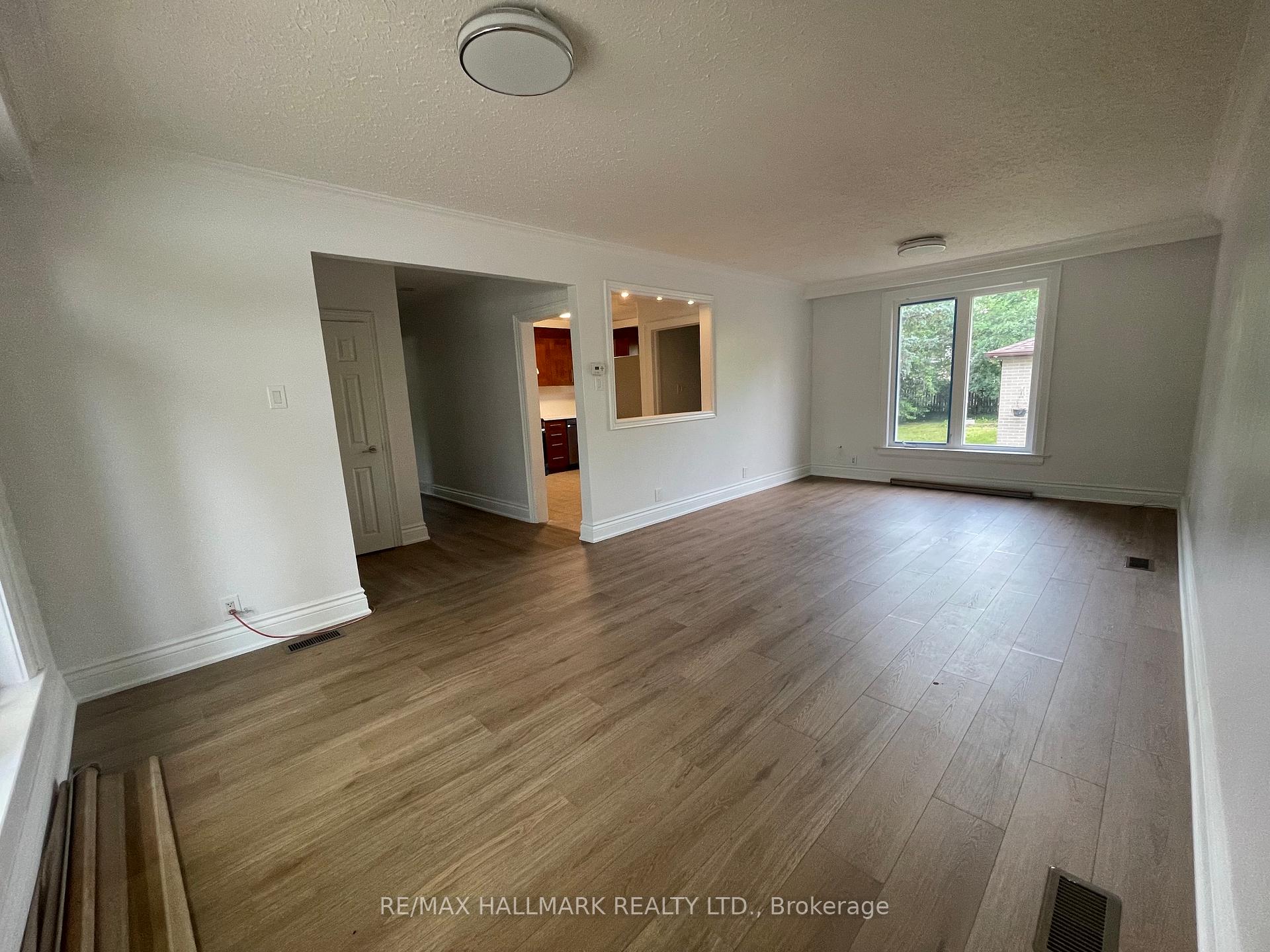 Photo 4 of Unit Main Floor, 116 Cartier Crescent, Richmond Hill, Crosby — HOMEH