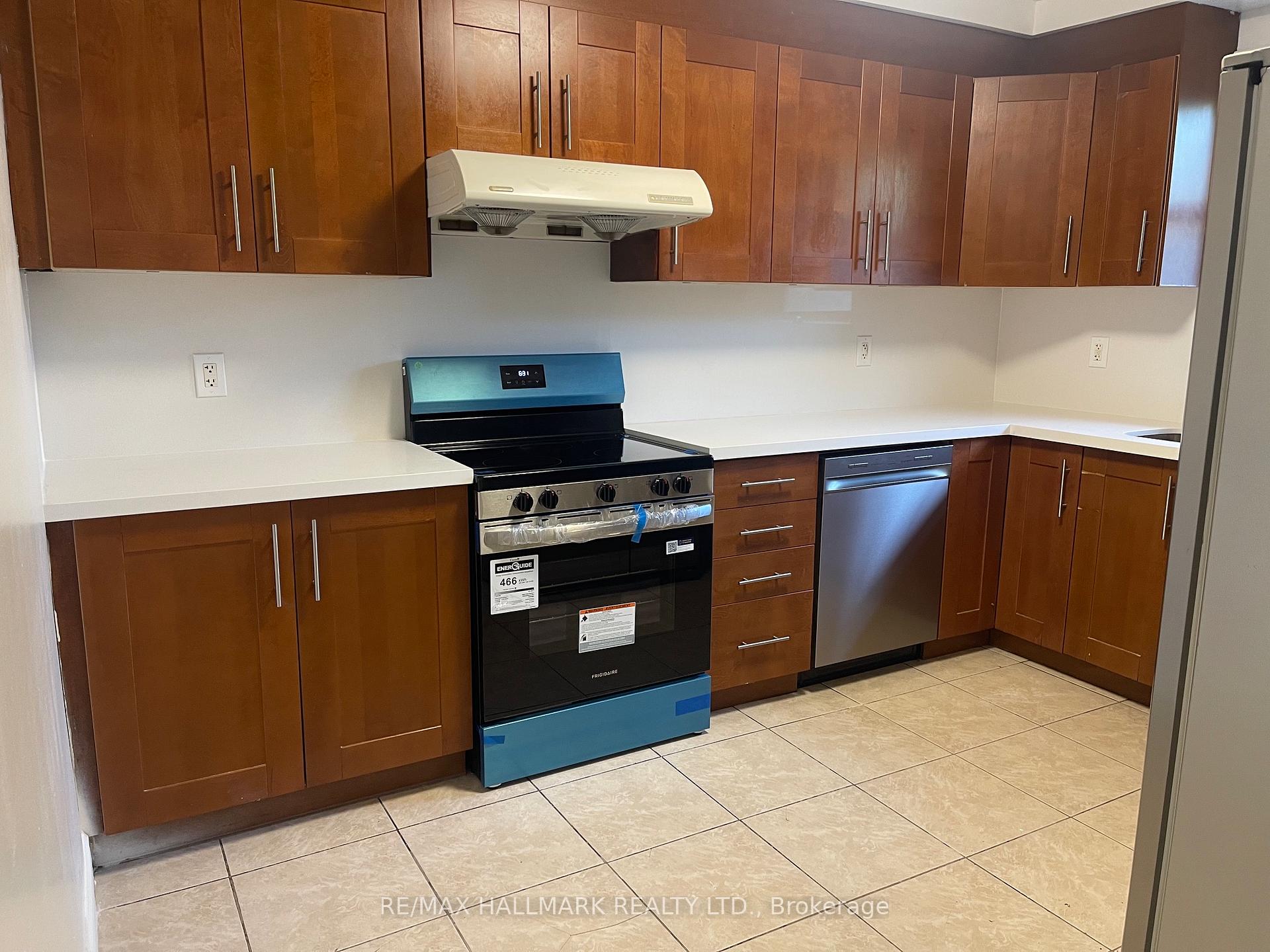 Photo 6 of Unit Main Floor, 116 Cartier Crescent, Richmond Hill, Crosby — HOMEH