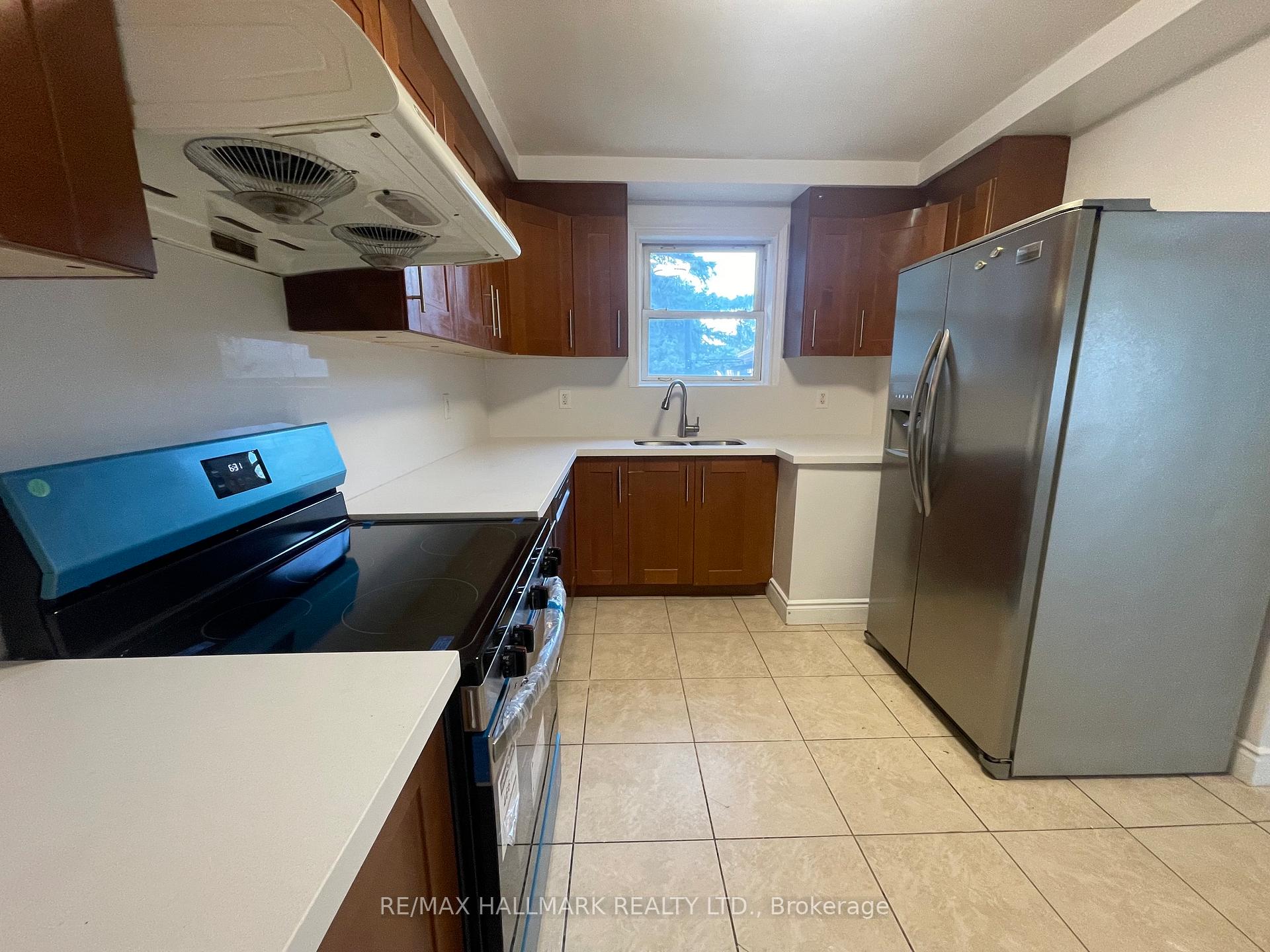 Photo 7 of Unit Main Floor, 116 Cartier Crescent, Richmond Hill, Crosby — HOMEH