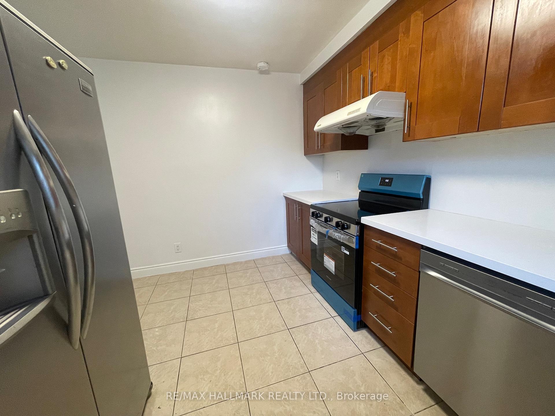 Photo 8 of Unit Main Floor, 116 Cartier Crescent, Richmond Hill, Crosby — HOMEH