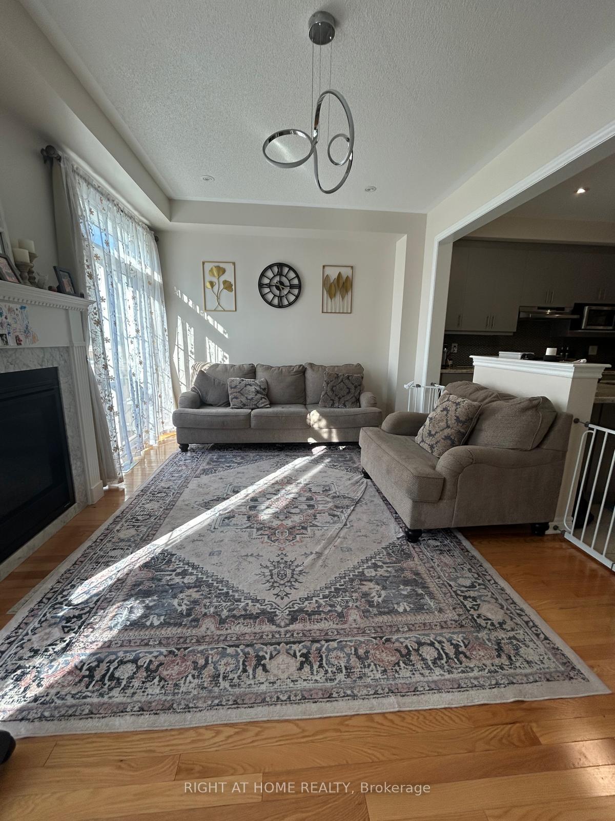 Photo 2 of 3031 Rivertrail Common, Oakville, Glenorchy — HOMEH