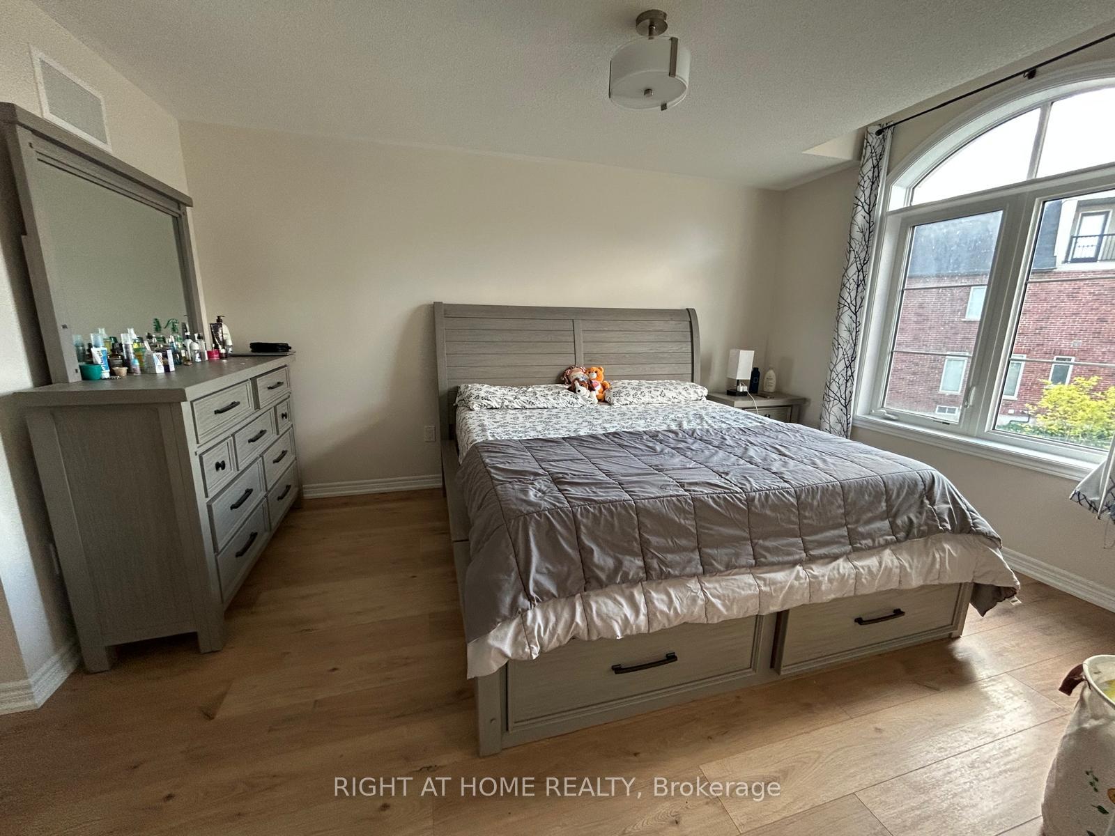 Photo 3 of 3031 Rivertrail Common, Oakville, Glenorchy — HOMEH