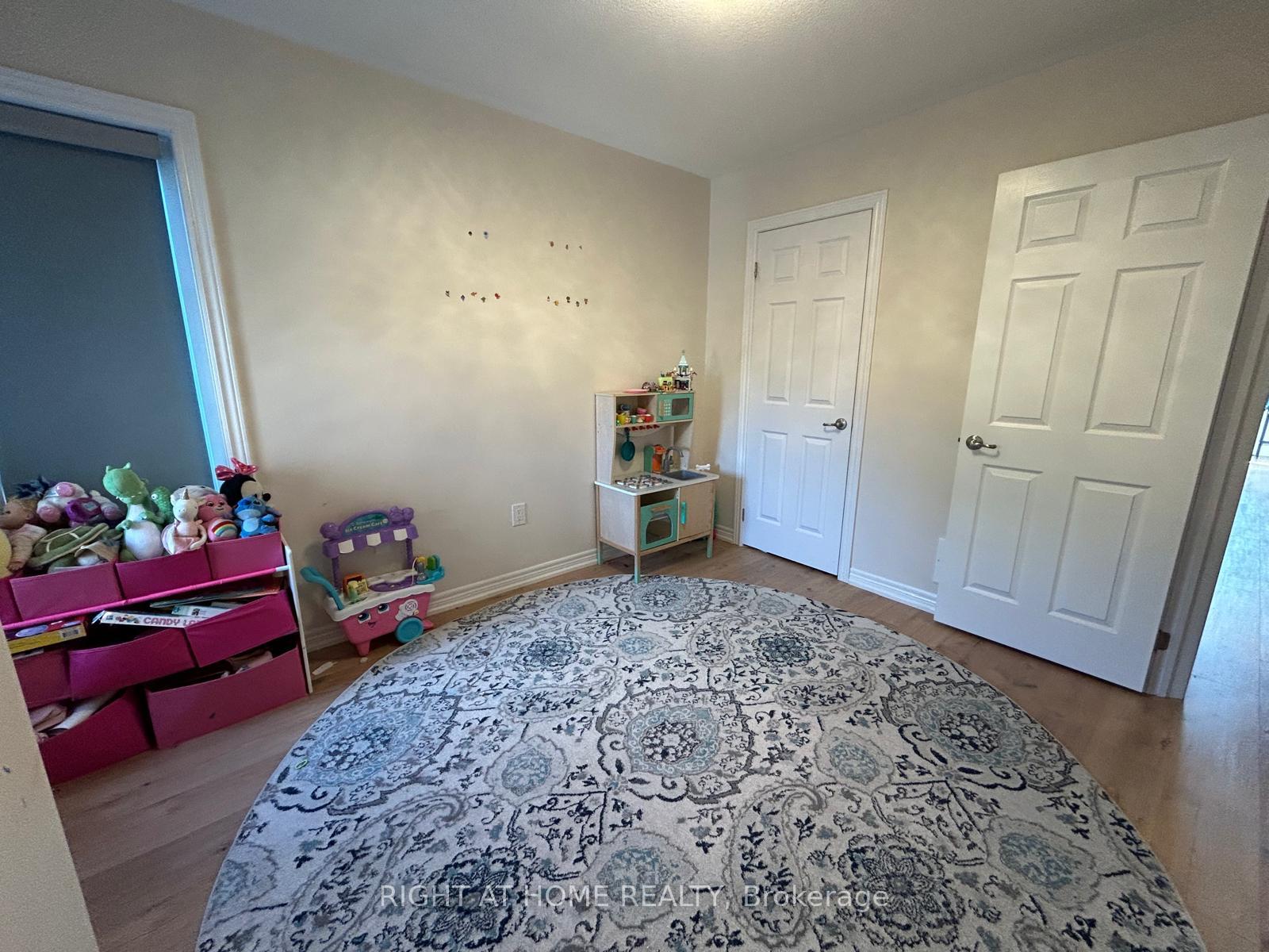 Photo 6 of 3031 Rivertrail Common, Oakville, Glenorchy — HOMEH