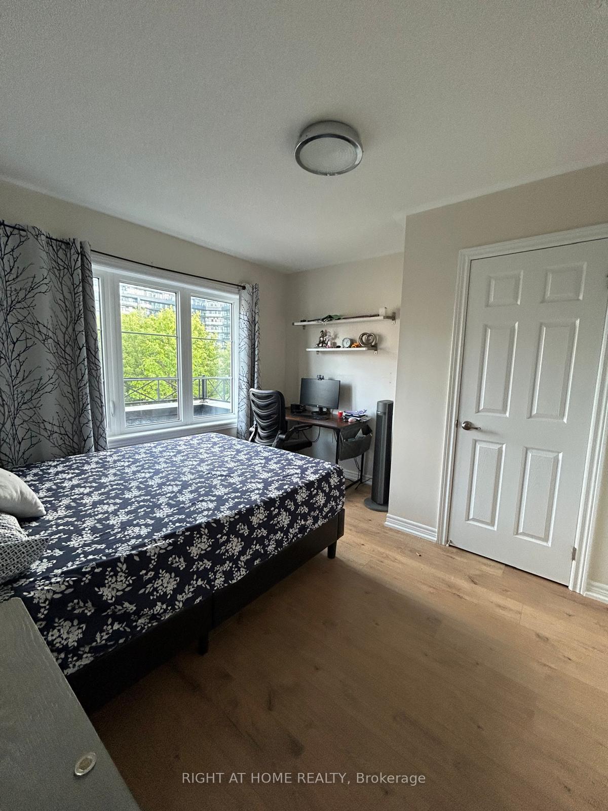 Photo 8 of 3031 Rivertrail Common, Oakville, Glenorchy — HOMEH