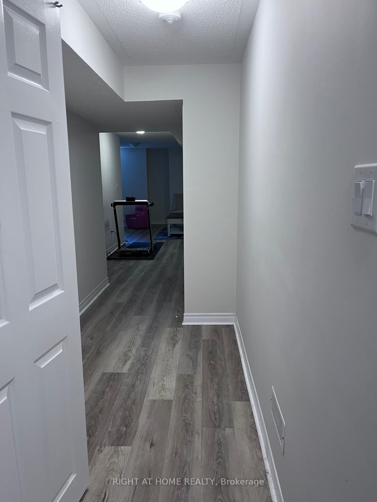 Photo 14 of 3031 Rivertrail Common, Oakville, Glenorchy — HOMEH