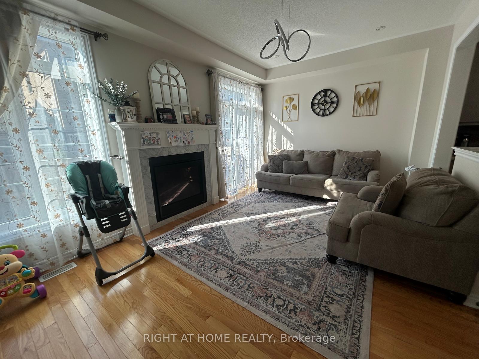 Photo 19 of 3031 Rivertrail Common, Oakville, Glenorchy — HOMEH