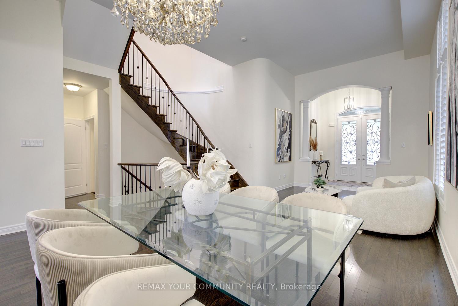 Photo 10 of 79 Chayna Crescent, Vaughan, Patterson — HOMEH