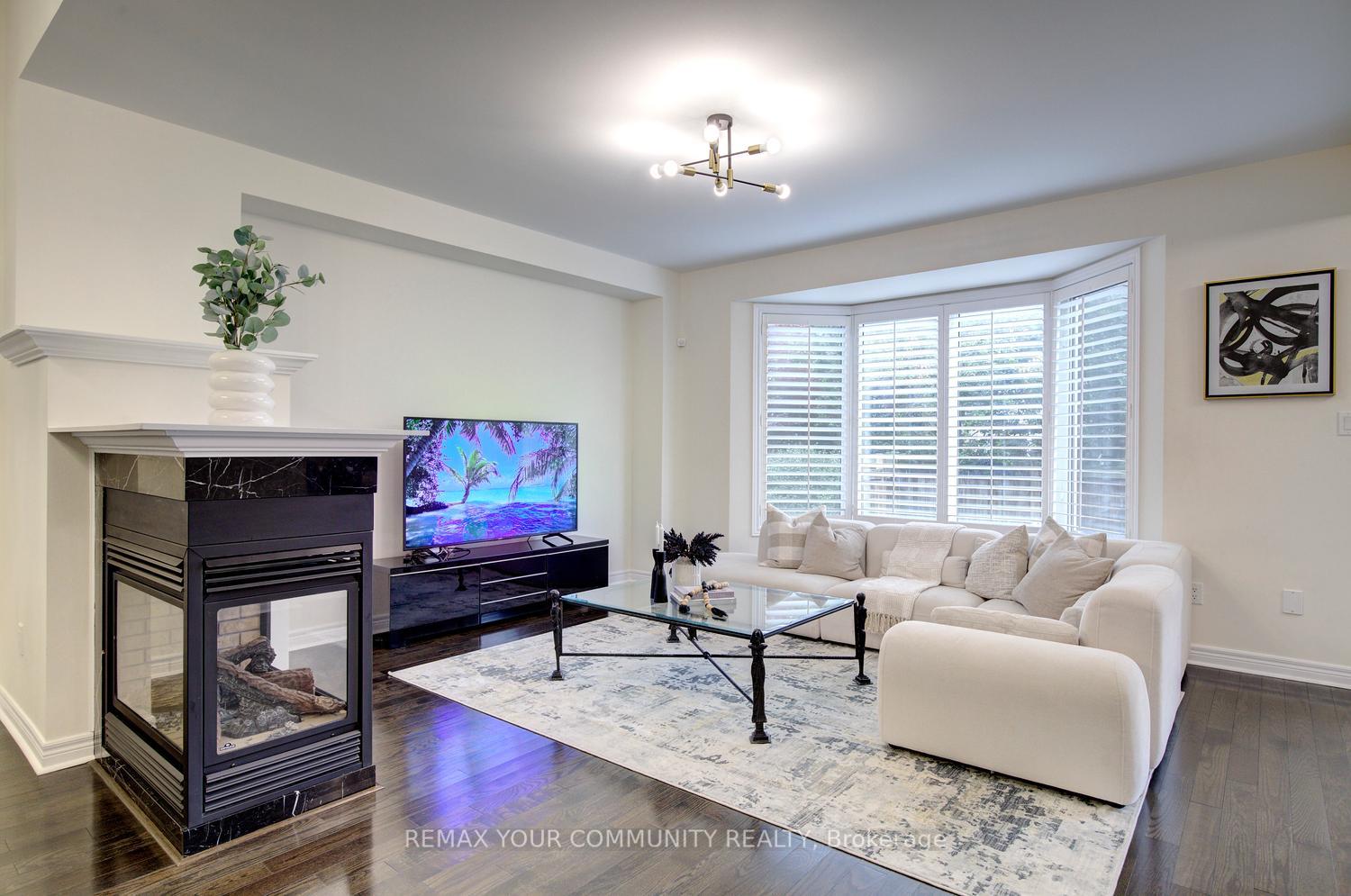 Photo 13 of 79 Chayna Crescent, Vaughan, Patterson — HOMEH