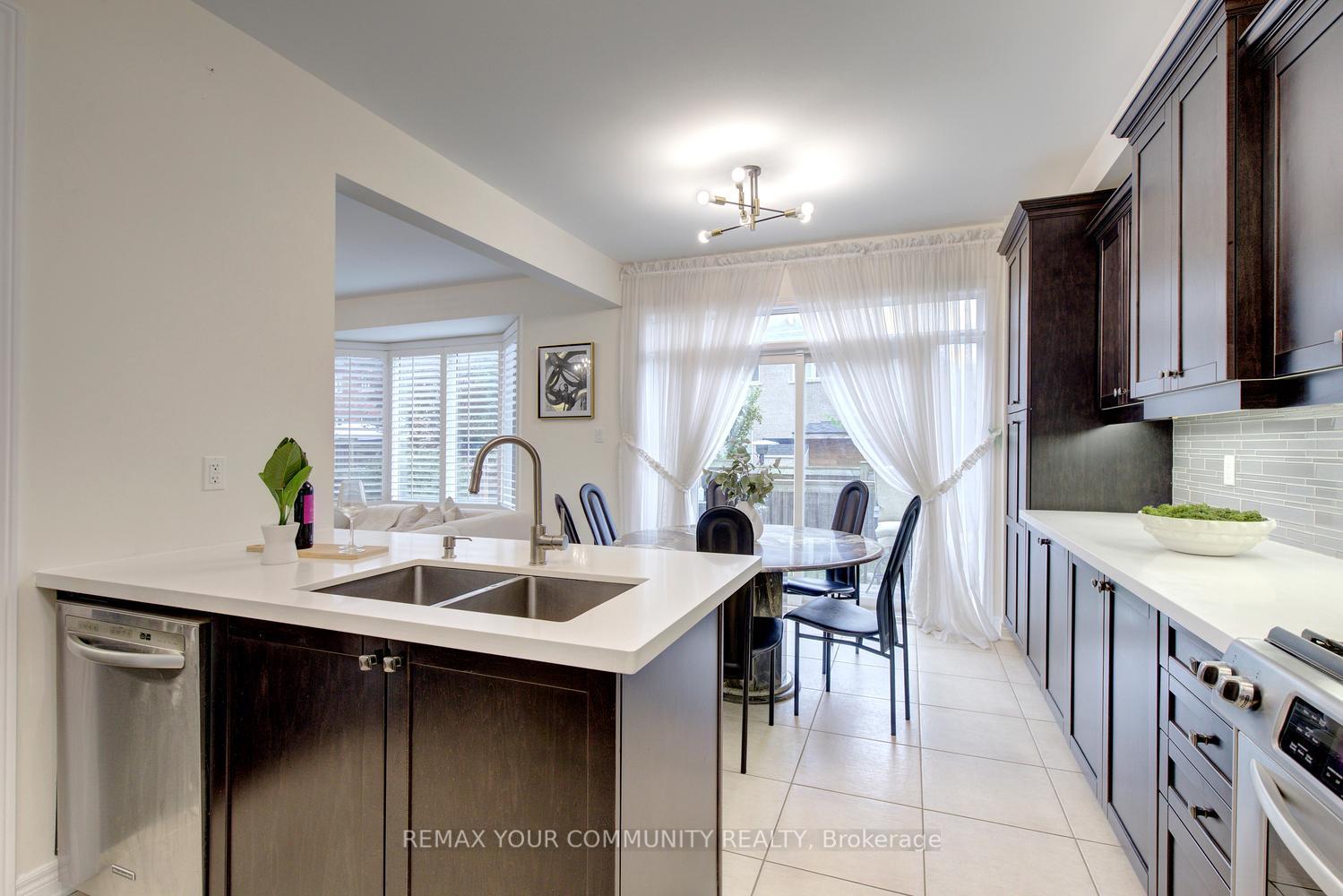 Photo 25 of 79 Chayna Crescent, Vaughan, Patterson — HOMEH