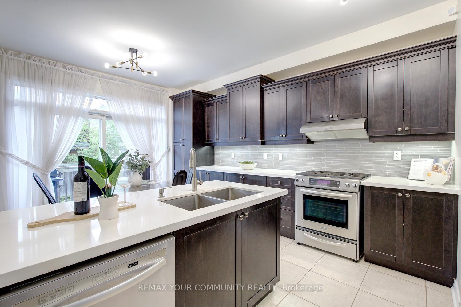Photo 26 of 79 Chayna Crescent, Vaughan, Patterson — HOMEH