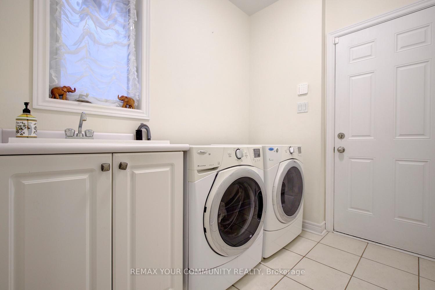 Photo 34 of 79 Chayna Crescent, Vaughan, Patterson — HOMEH