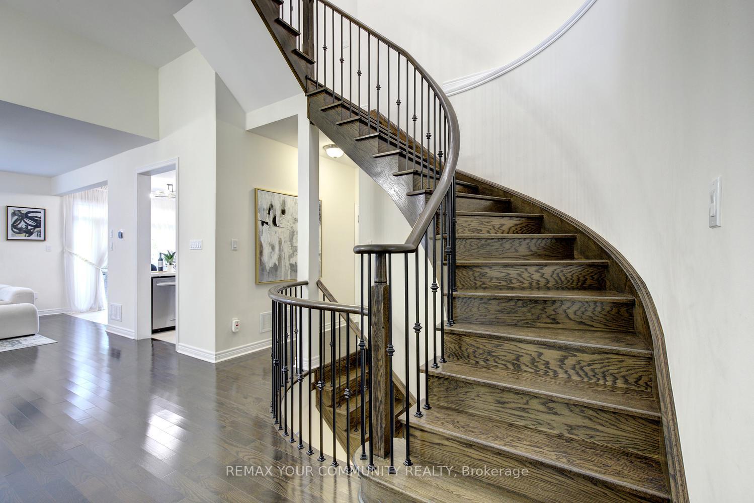 Photo 36 of 79 Chayna Crescent, Vaughan, Patterson — HOMEH