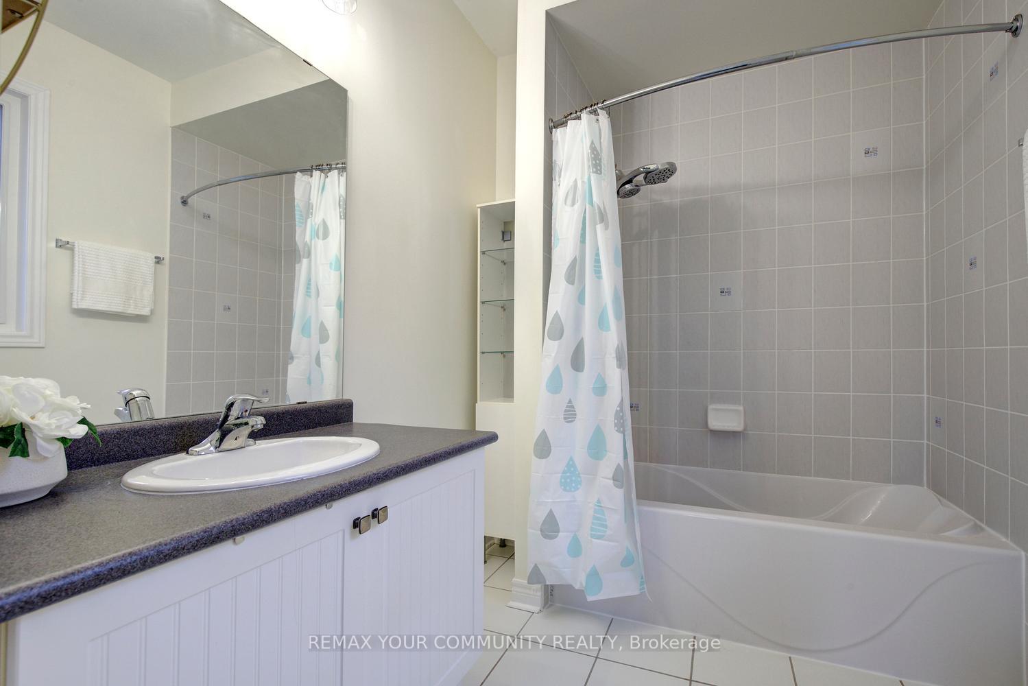 Photo 42 of 79 Chayna Crescent, Vaughan, Patterson — HOMEH