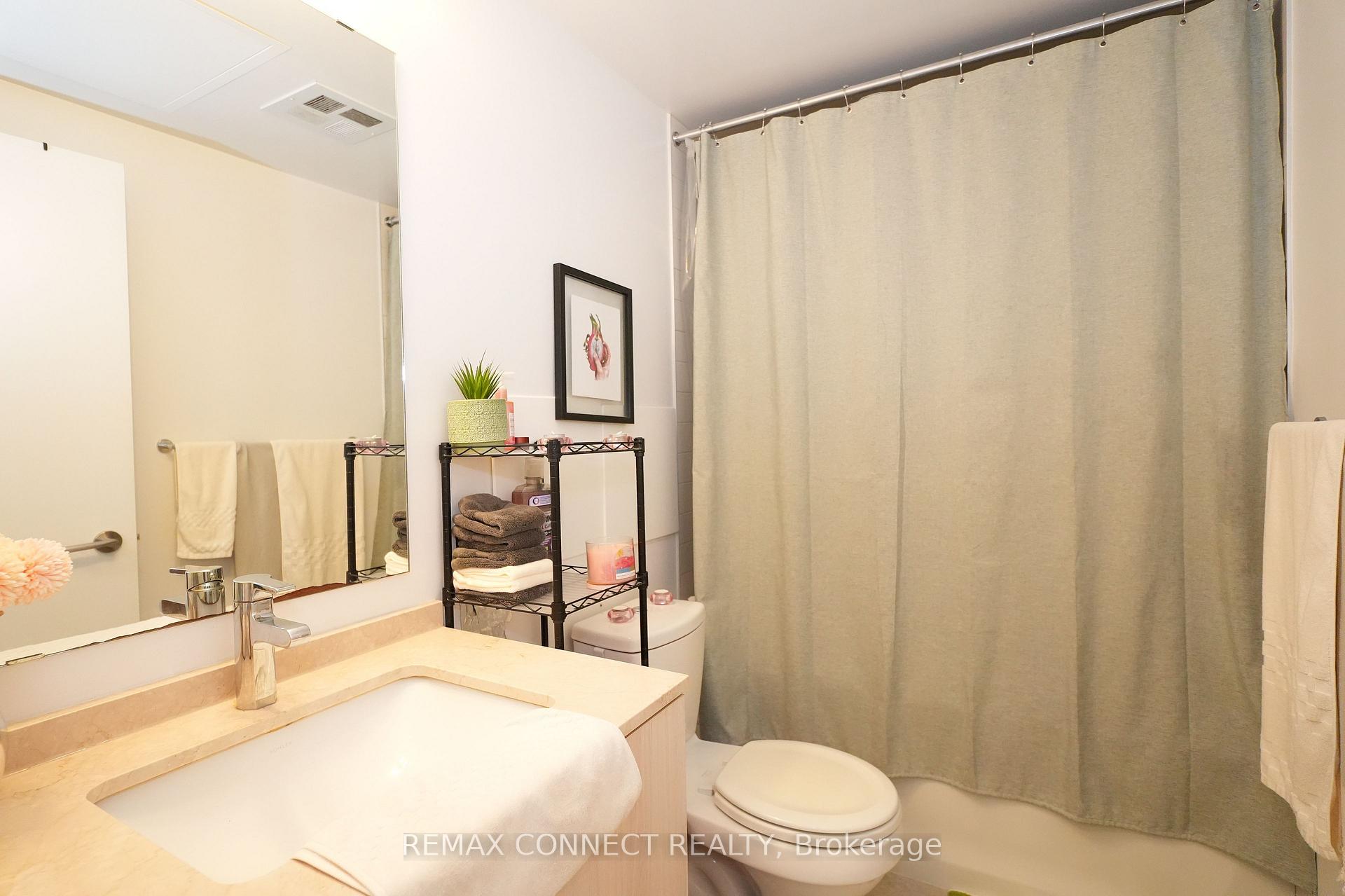 Photo 8 of Unit 803, 11 Wellesley Street W, Toronto, Bay Street Corridor — HOMEH