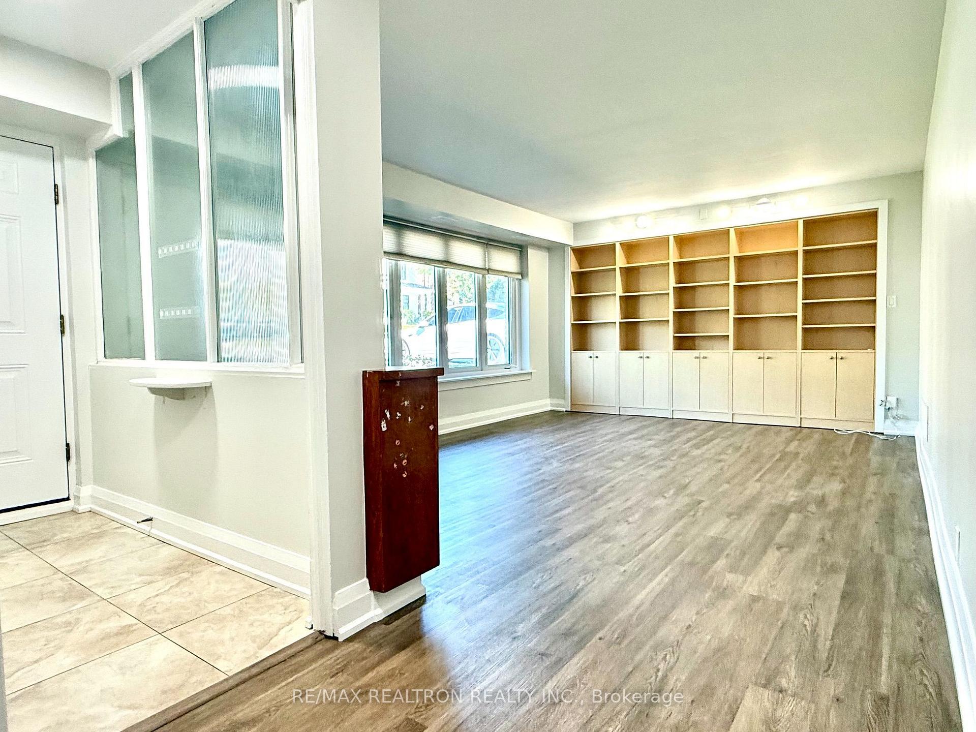 Photo 2 of 447 Glengrove Avenue W, Toronto, Bedford Park-Nortown — HOMEH