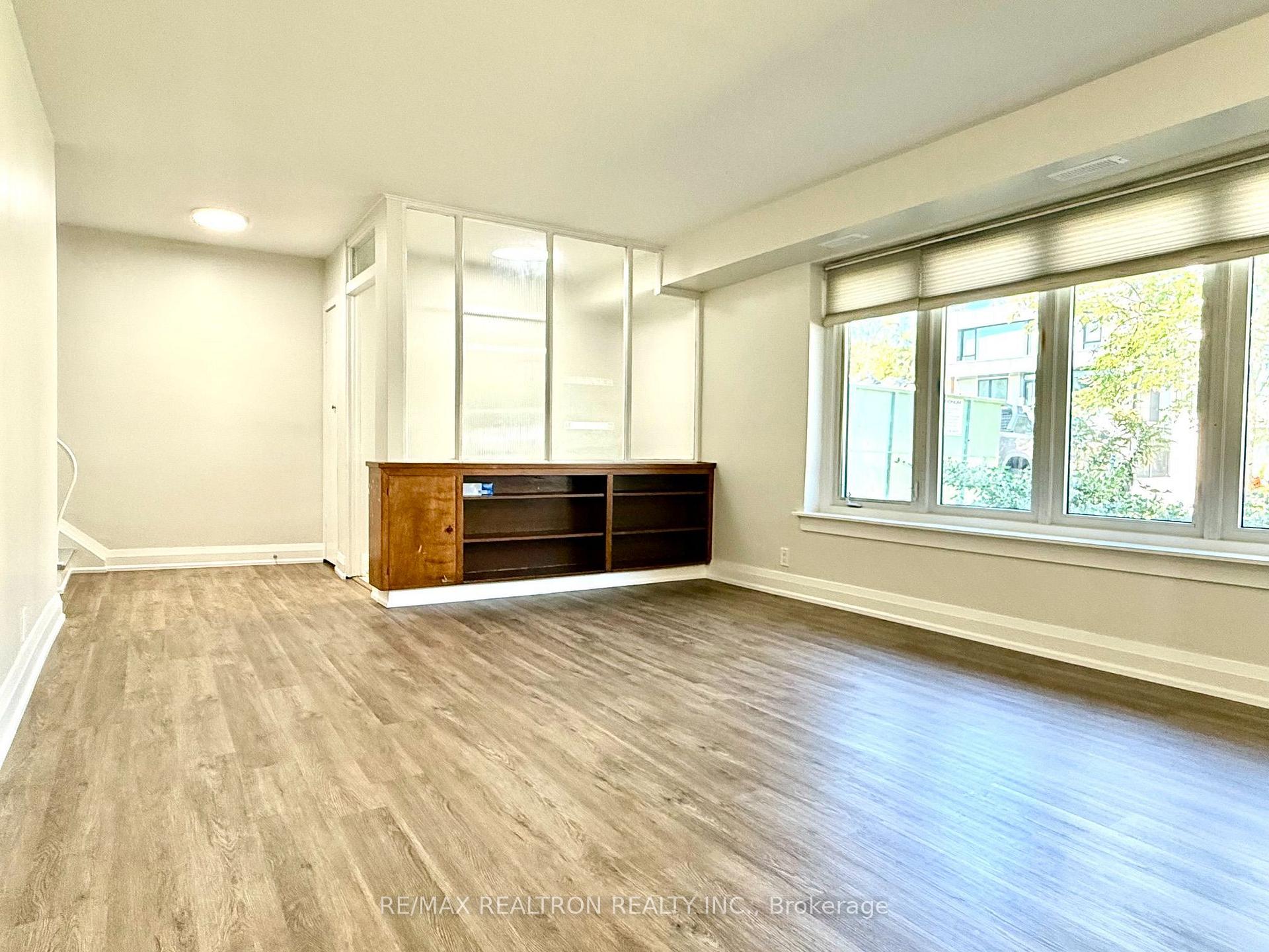 Photo 3 of 447 Glengrove Avenue W, Toronto, Bedford Park-Nortown — HOMEH