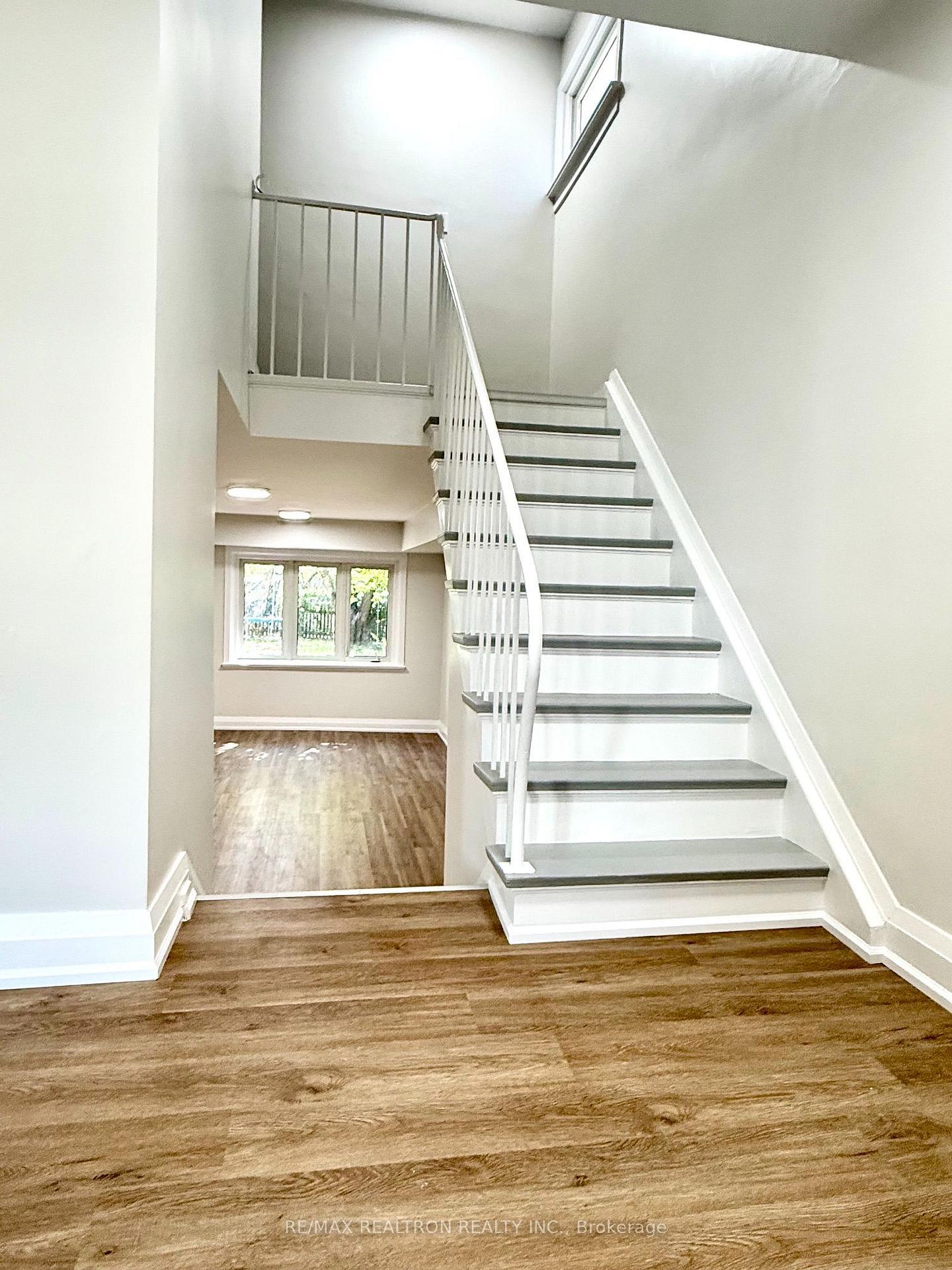 Photo 5 of 447 Glengrove Avenue W, Toronto, Bedford Park-Nortown — HOMEH