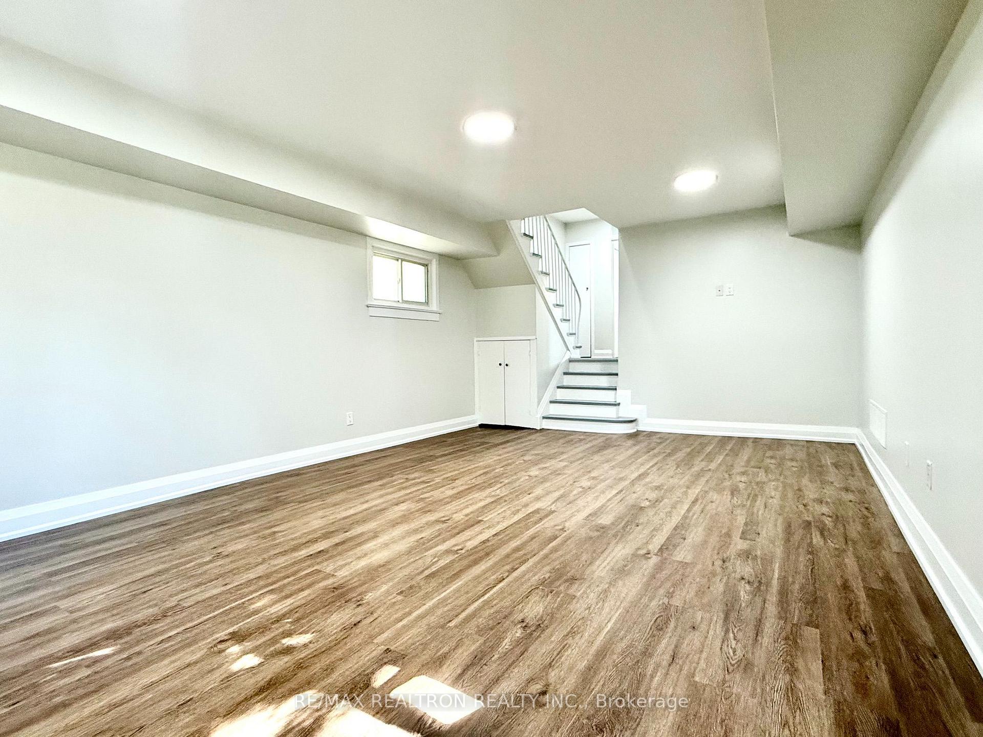 Photo 8 of 447 Glengrove Avenue W, Toronto, Bedford Park-Nortown — HOMEH